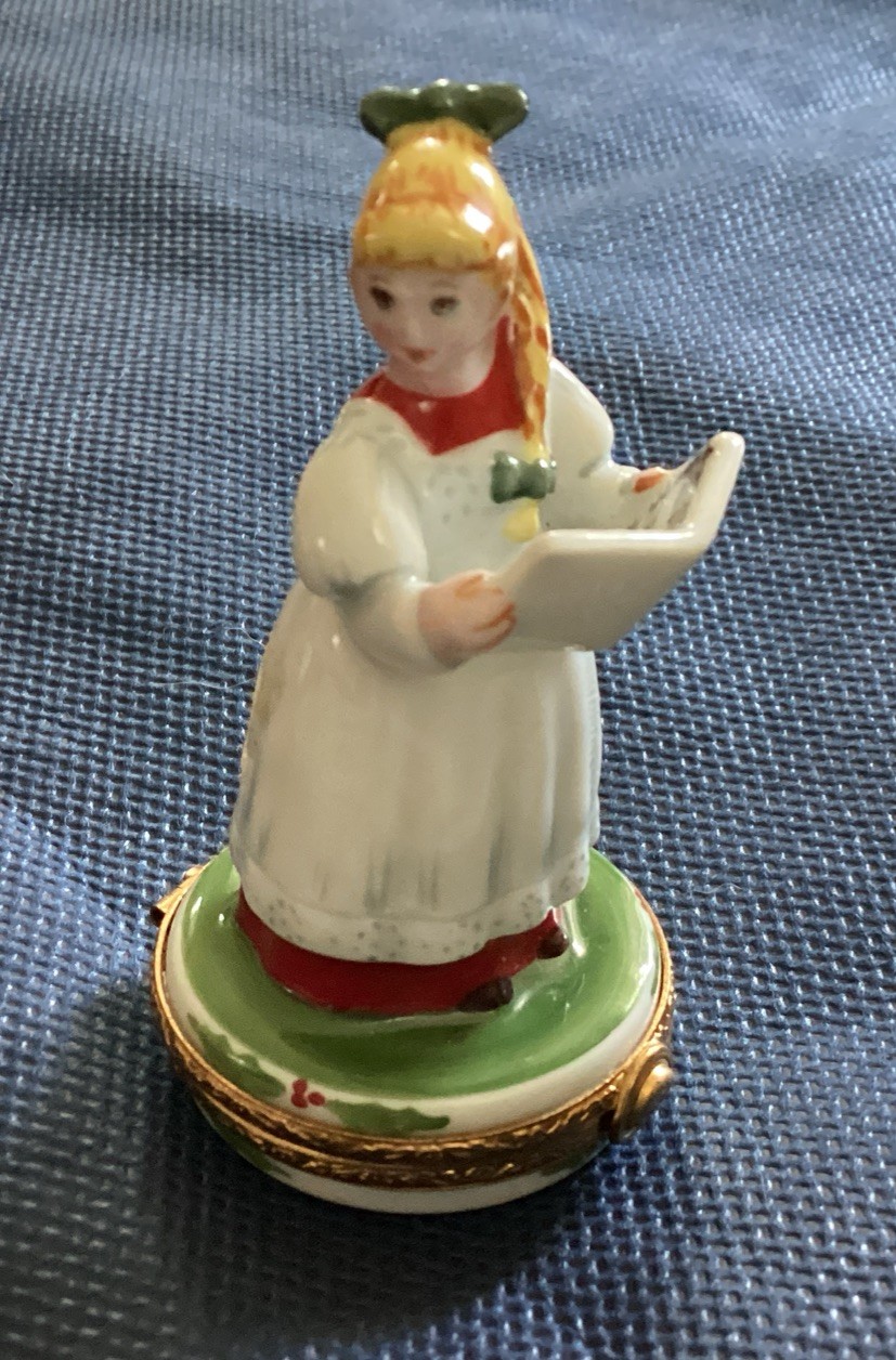Artoria Limoges Christmas Choir Singer Trinket Box Peint Main France Holiday