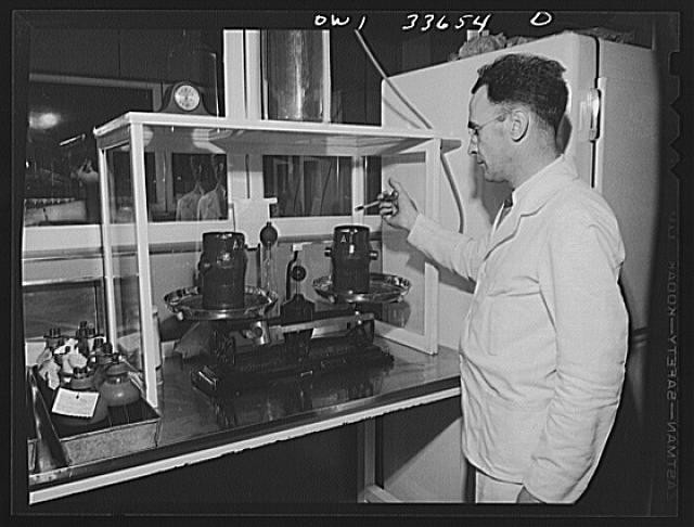 Detroit Michigan 1940s Parke Davis Manufacturing Chemist Lab Equipment