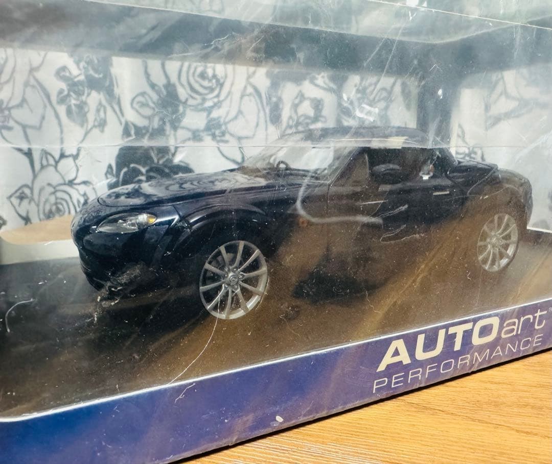 AUTOart 1/18 Mazda MX-5 Roadster Retractable Roof 2006 Stormy Blue RHD