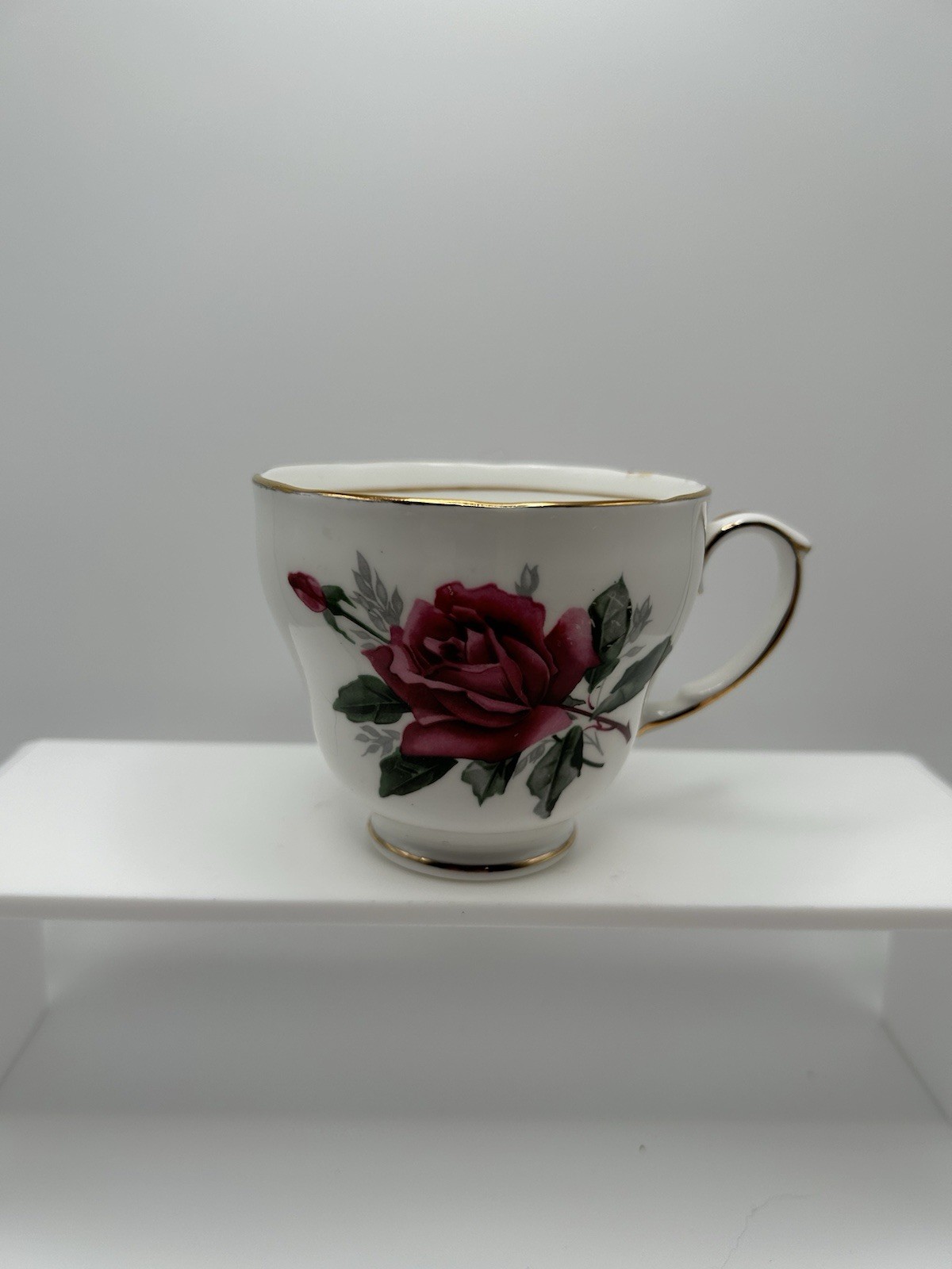 Vintage Pandora Duchess Fine Bone China Red Rose Teacup England Gold Rim.  D5