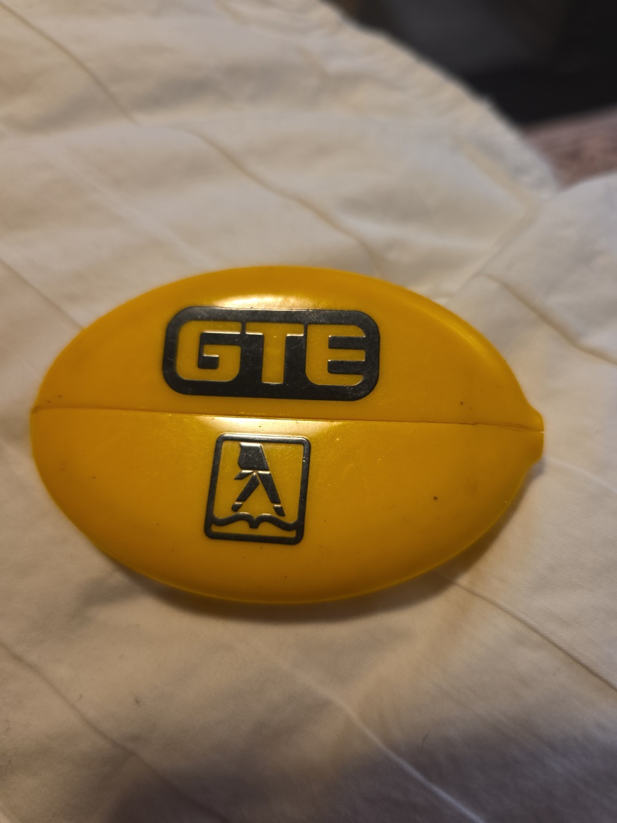 Vtg GTE Advertising Squeeze Coin Wallet
