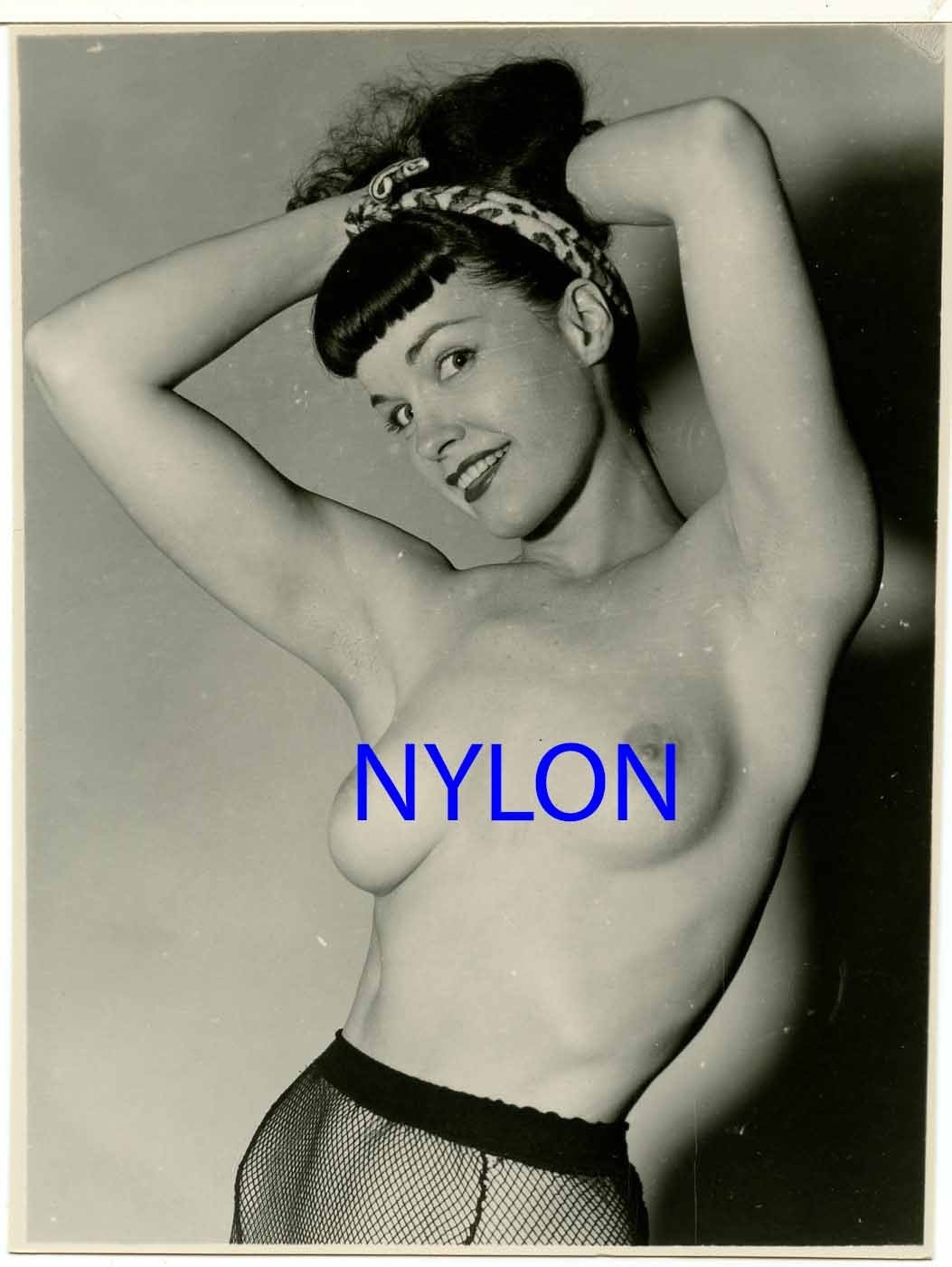 RARE BETTIE PAGE VINTAGE 1950's 4 x 5 PHOTOGRAPH