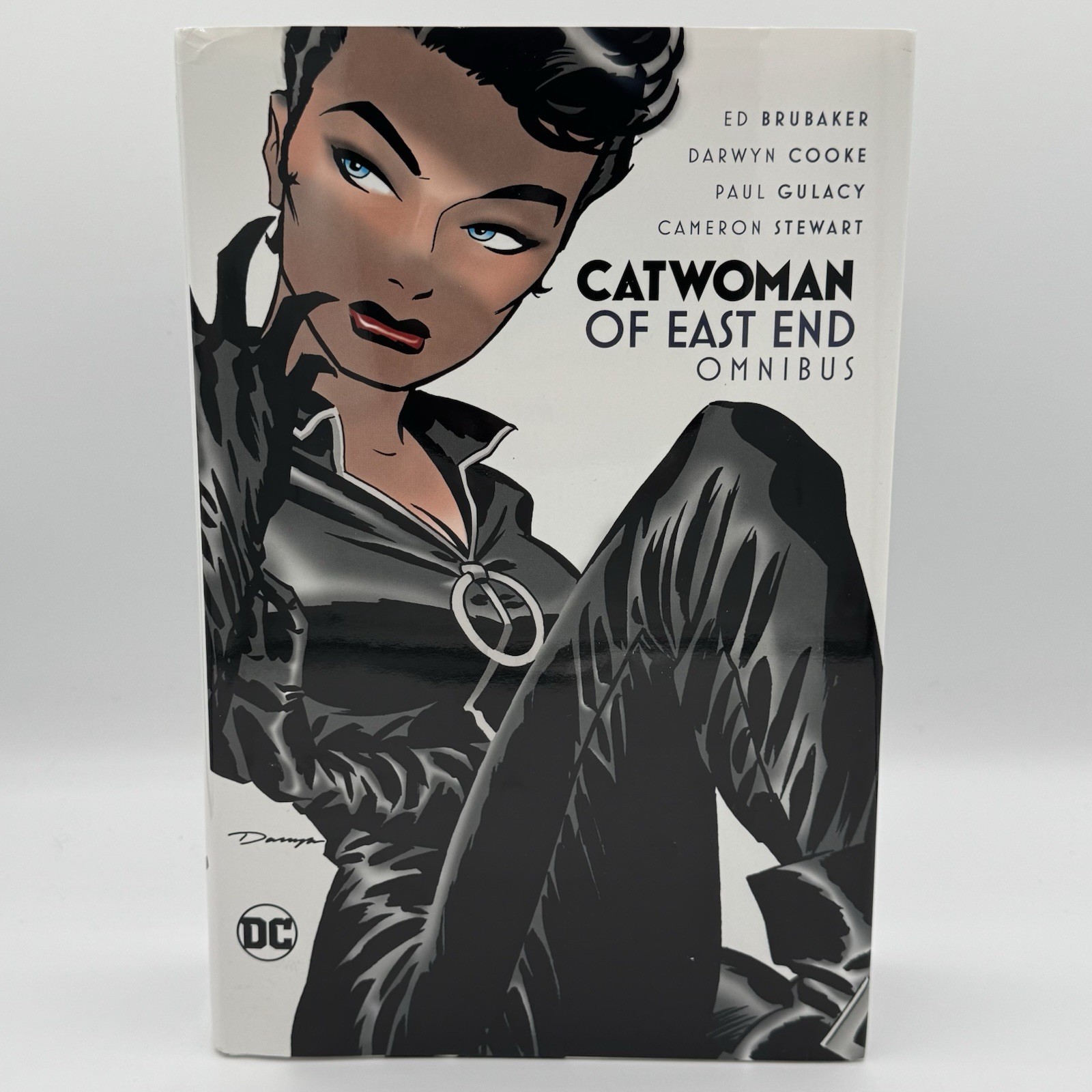 Catwoman of East End Omnibus (DC Comics August 2022)