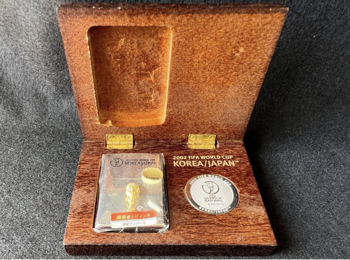 Brand New Zippo 2002 FIFA World Cup Korea Japan Limited Edition Wood Box Medal