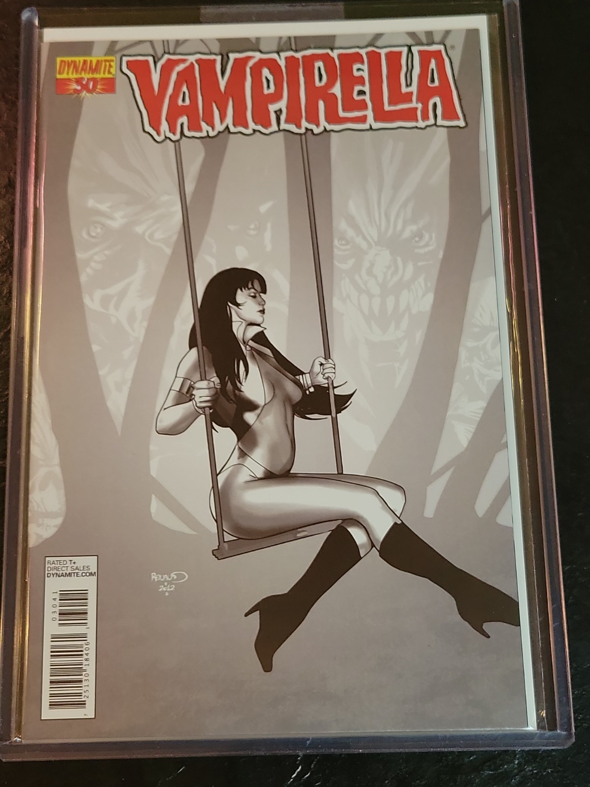 Vampirella 30 High End Black & White Ultra-Limited Edition Variant Cover Lmt 50