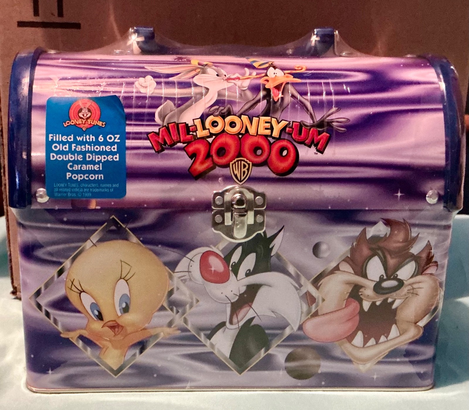 1999 WB LOONEY TOONS MIL-LOONEY-UM 2000 METAL LUNCH BOX RARE MINT CONDITION