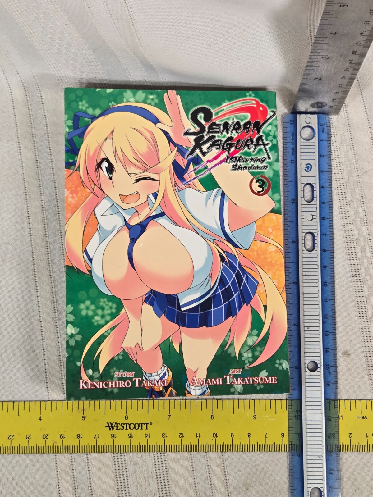 Senran Kagura: Skirting Shadows Vol. 3