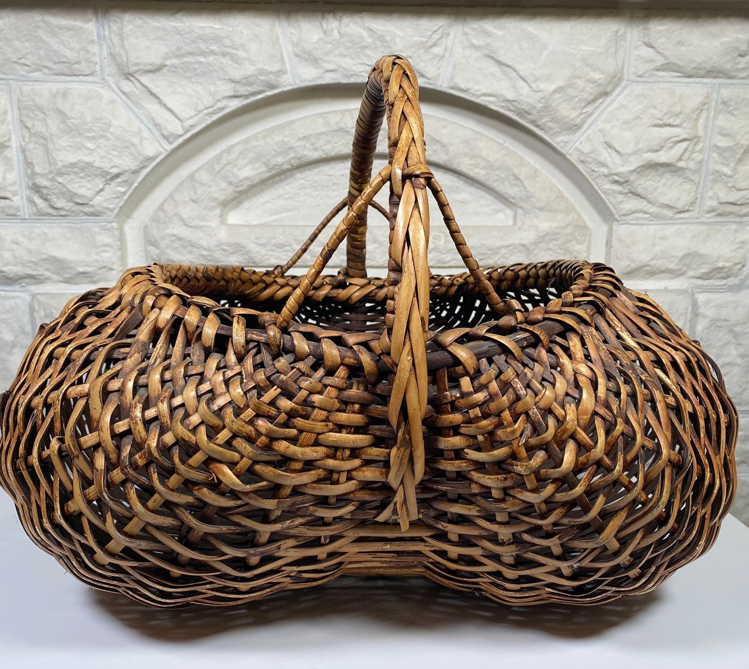 *VTG* Huge Handmade Wicker Woven Butt Basket Rustic Cabin Farm 20\