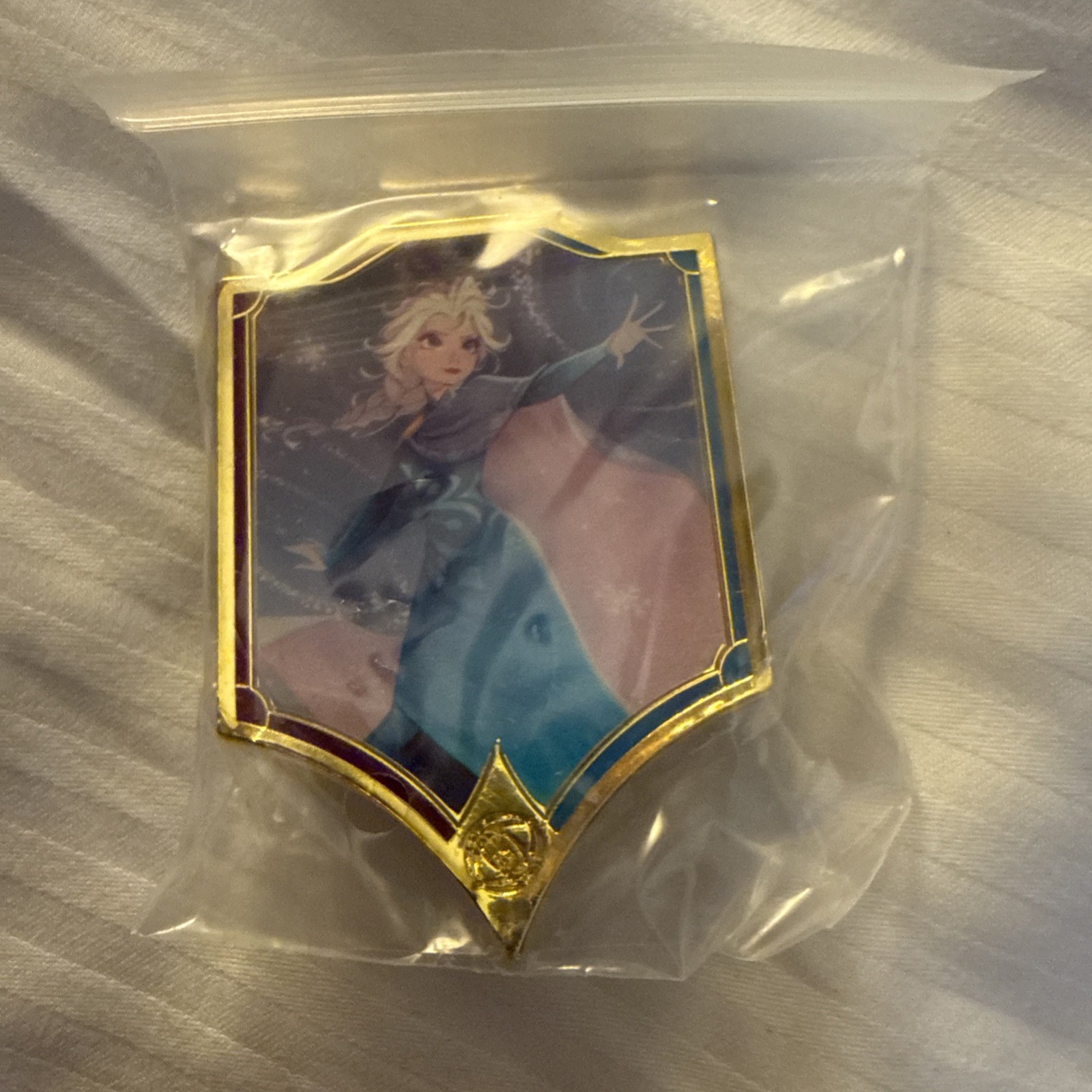 Disney Lorcana Exclusive Elsa Ice Maker Pin Challenge Edition