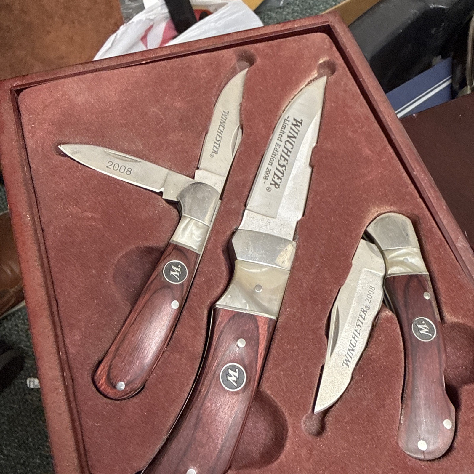 Winchester 2008 Limited Edition Ersatz Mother of Pearl Wood Handle Knife Set