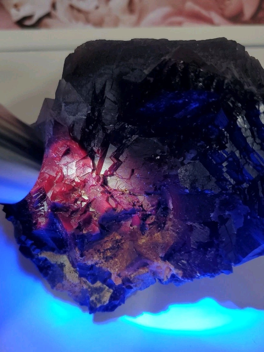 Black Rose Fluorite Specimen 874g Pakistan UV-Reactive 