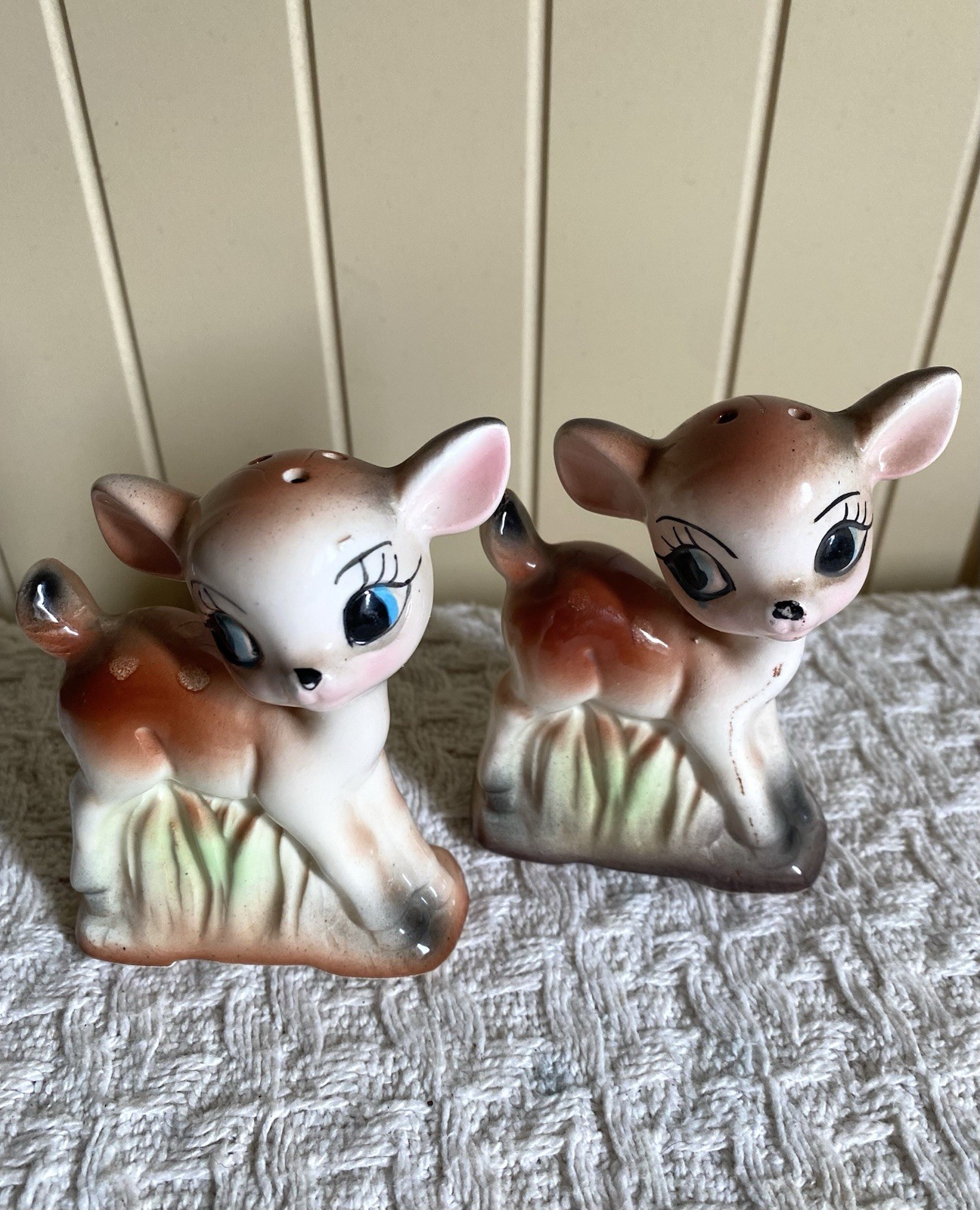 VTG Kitschy Anthropomorphic Big Eyed Doe Fawn Deer Salt Pepper Shakers Japan