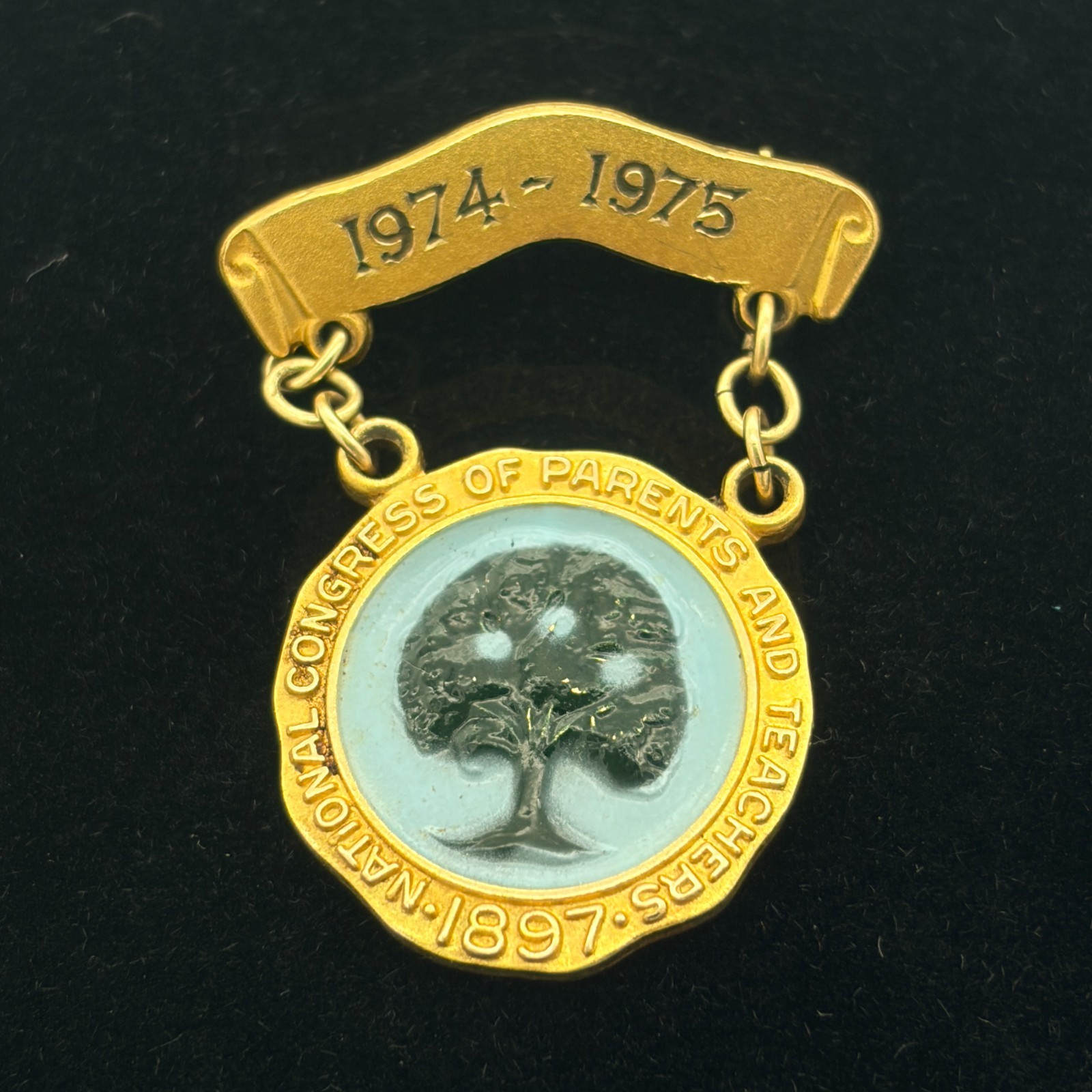 VTG 10K Yellow Gold National Congress of Parents & Teachers 1897 pin. 1974-1975