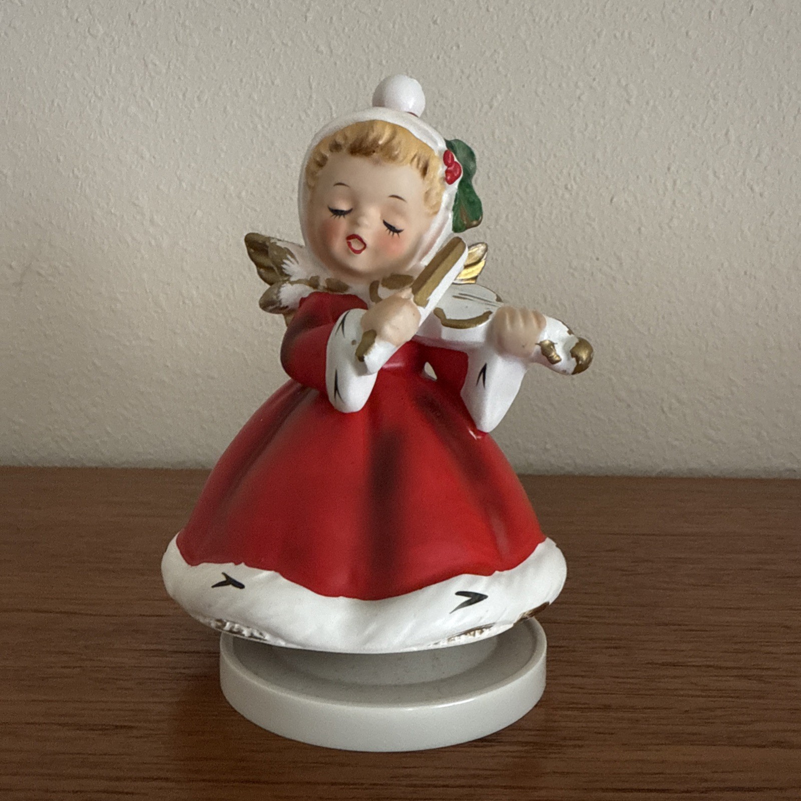 Silent Night Angel Music Box Napco 7259 Vintage Christmas