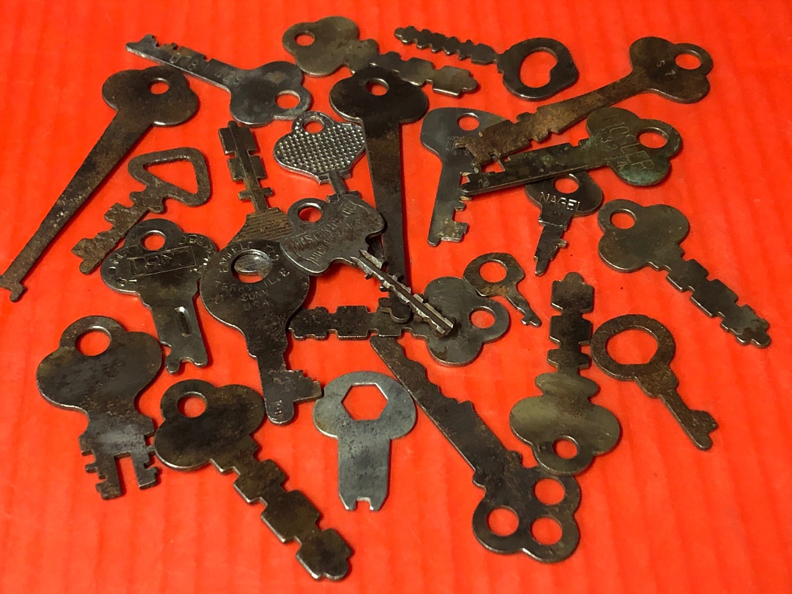 Vintage or Antique Flat Steel Key Lot. Master Lock, Eagle, Mosler, Long, 24 Keys