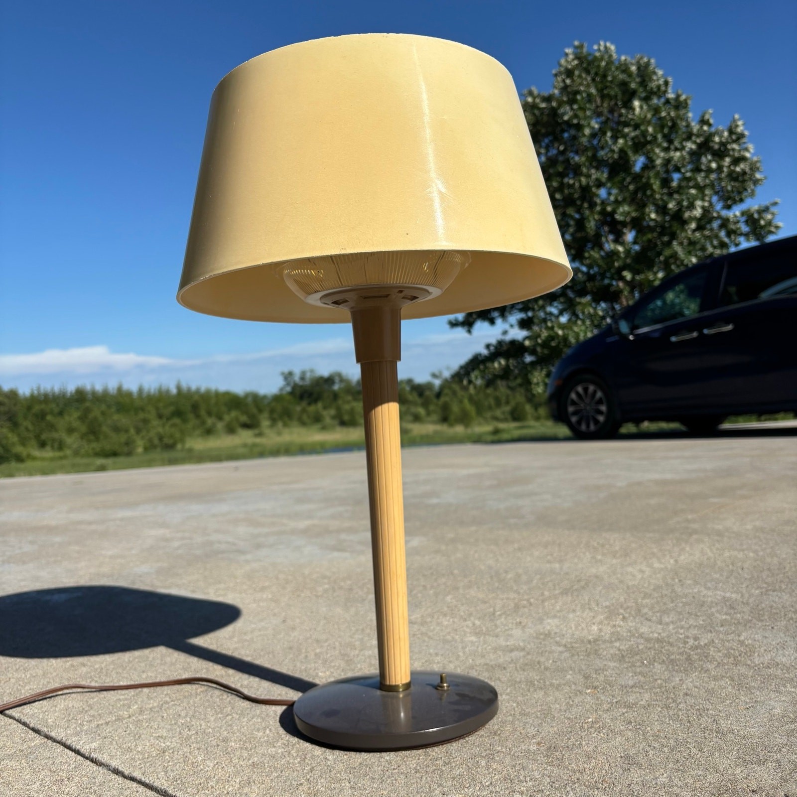 Vintage MCM Gerald Thurston Lightolier Table Lamp W/ Diffuser Shade Industrial
