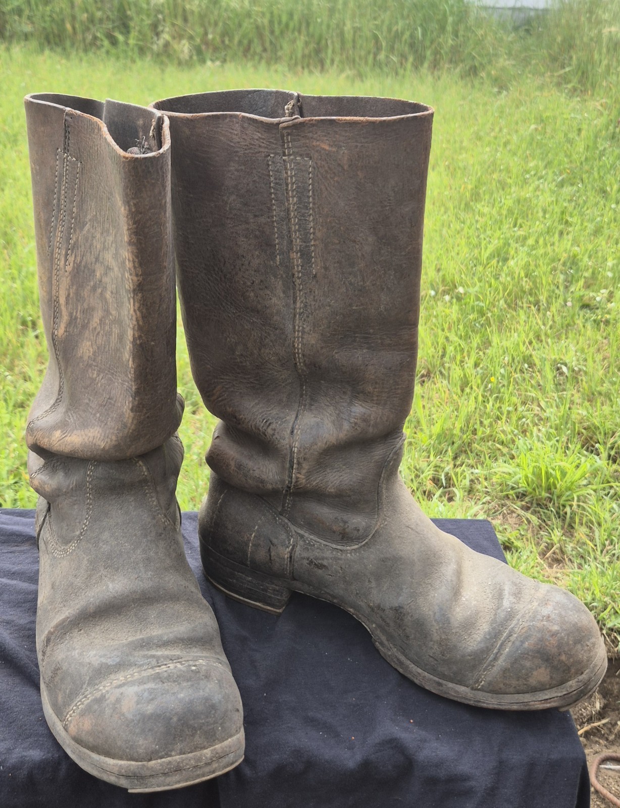 Stunning pair of German WW1 mod 1866 tauve leather boots. vgc. Regimented.