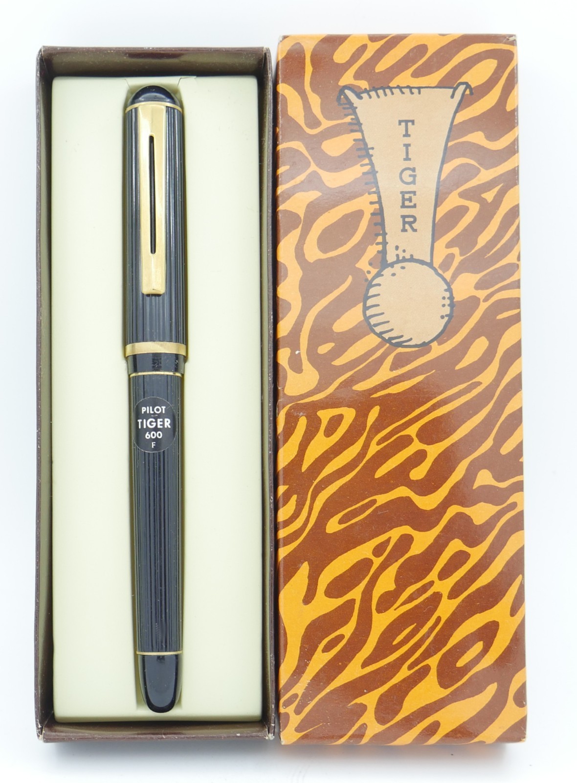 Pilot Tiger 600 Black Fluted & Gold Fountain Pen - Fine Nib - 1970's -New