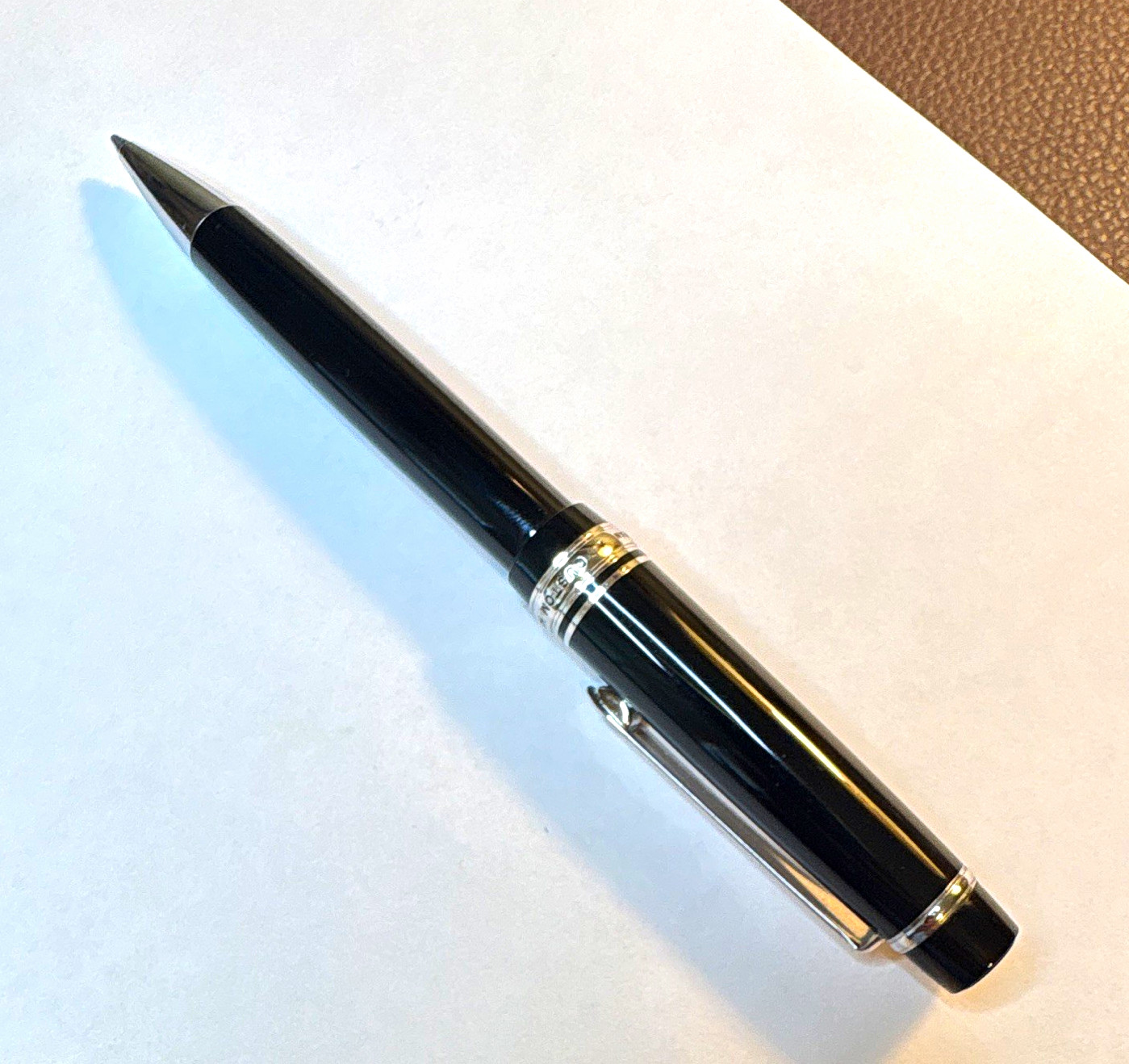 Pilot Custom 912 Heritage Ballpoint Pen in black & platinum.