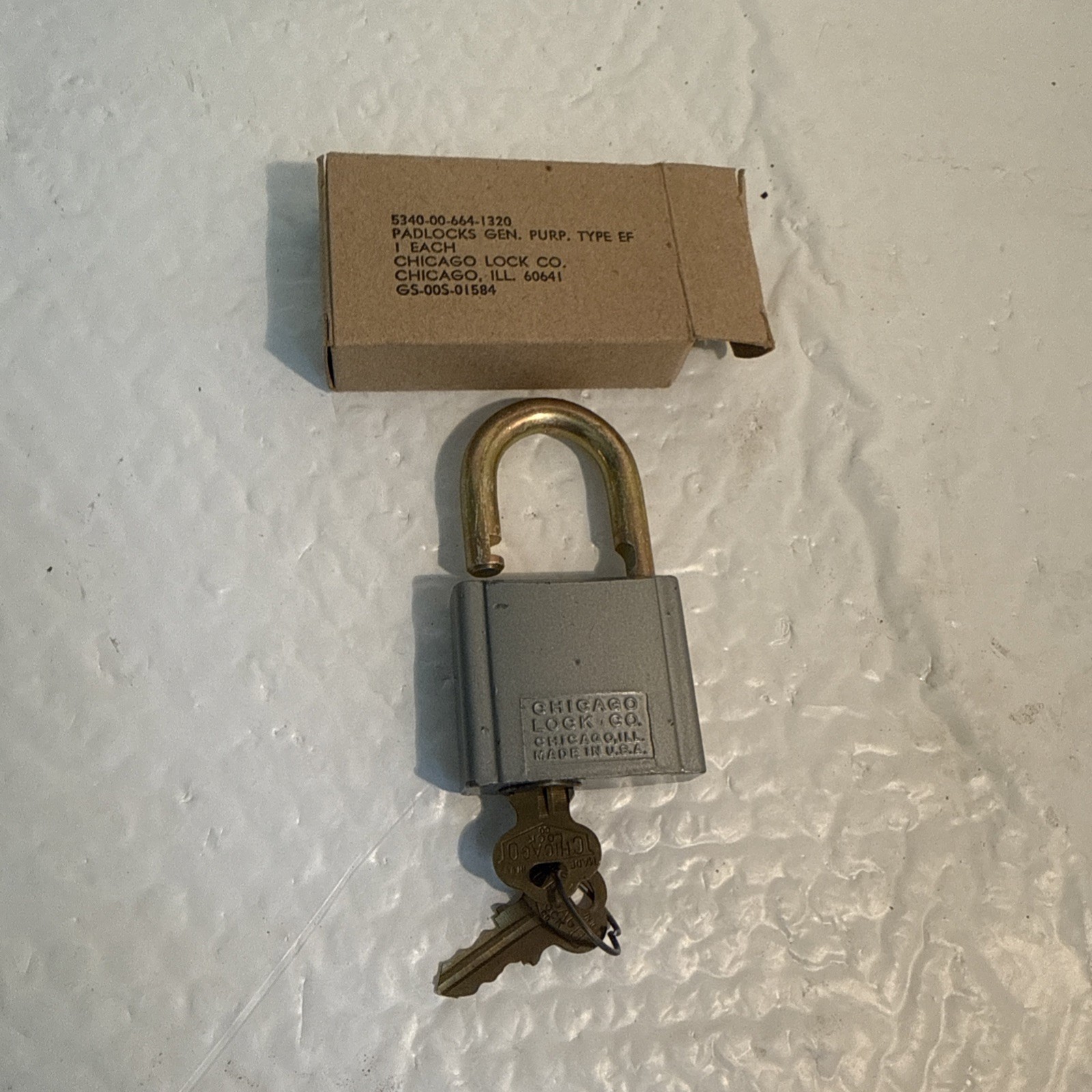 Vintage CHICAGO LOCK COMPANY Padlock (2-Keys Included)