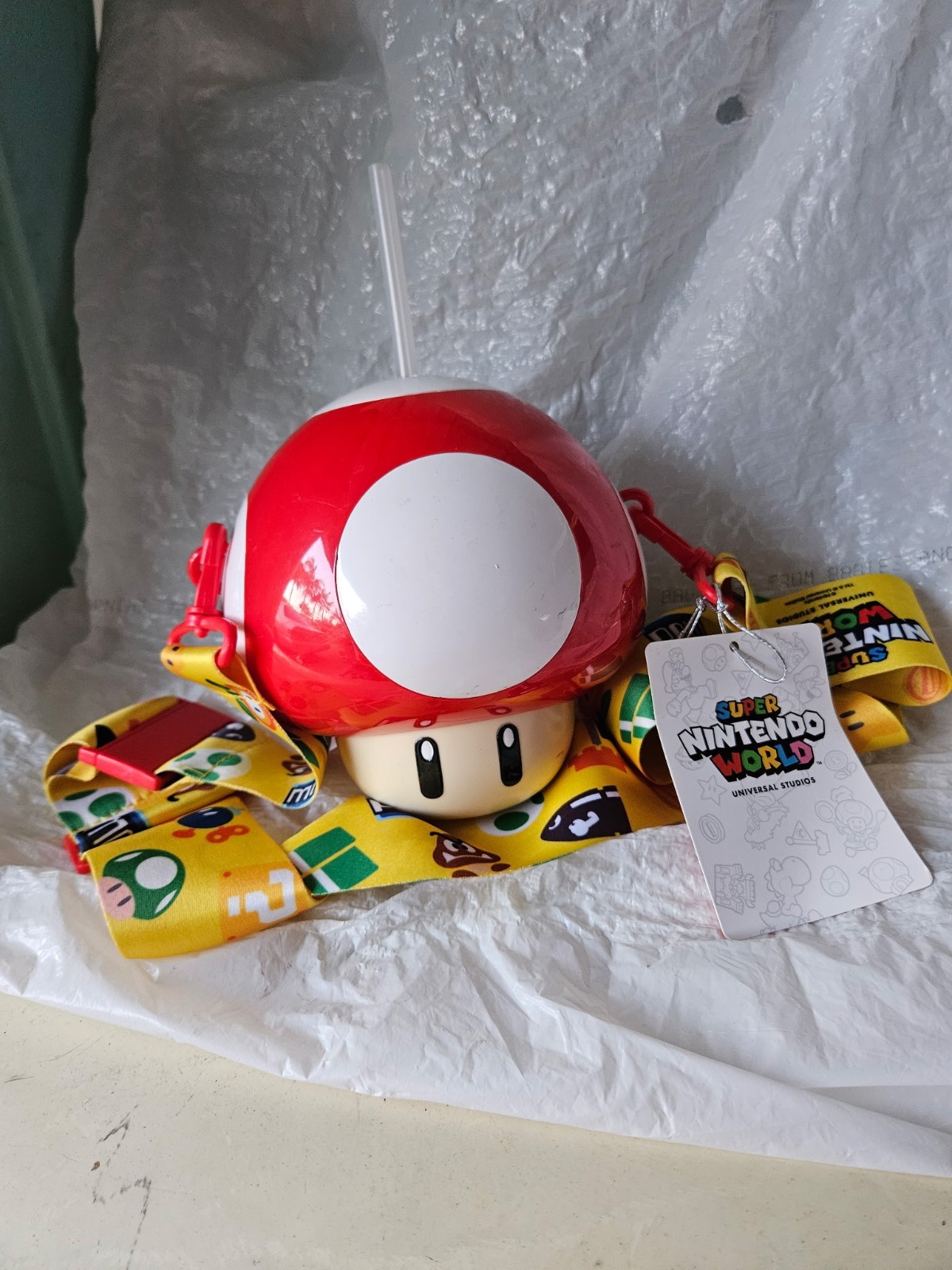 Universal Studios Super Mario NINTENDO WORLD Red Super Mushroom Sipper Cup BNWT