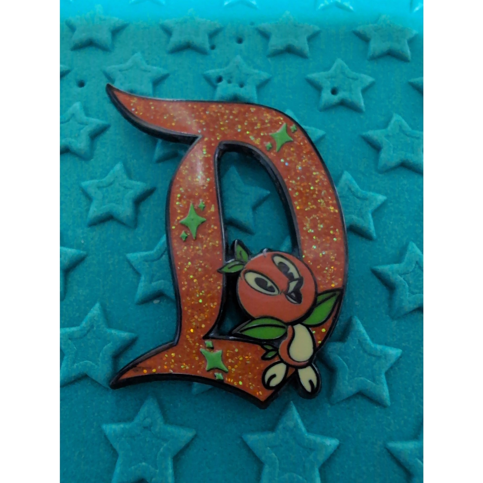 D Fantasy LE 200 Disney pin featuring Orange Bird