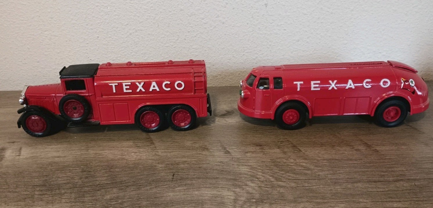 2 ERTL Texaco 1934 Diamond T Doodle Bug Tanker Truck & 1930 Die Cast Coin Banks
