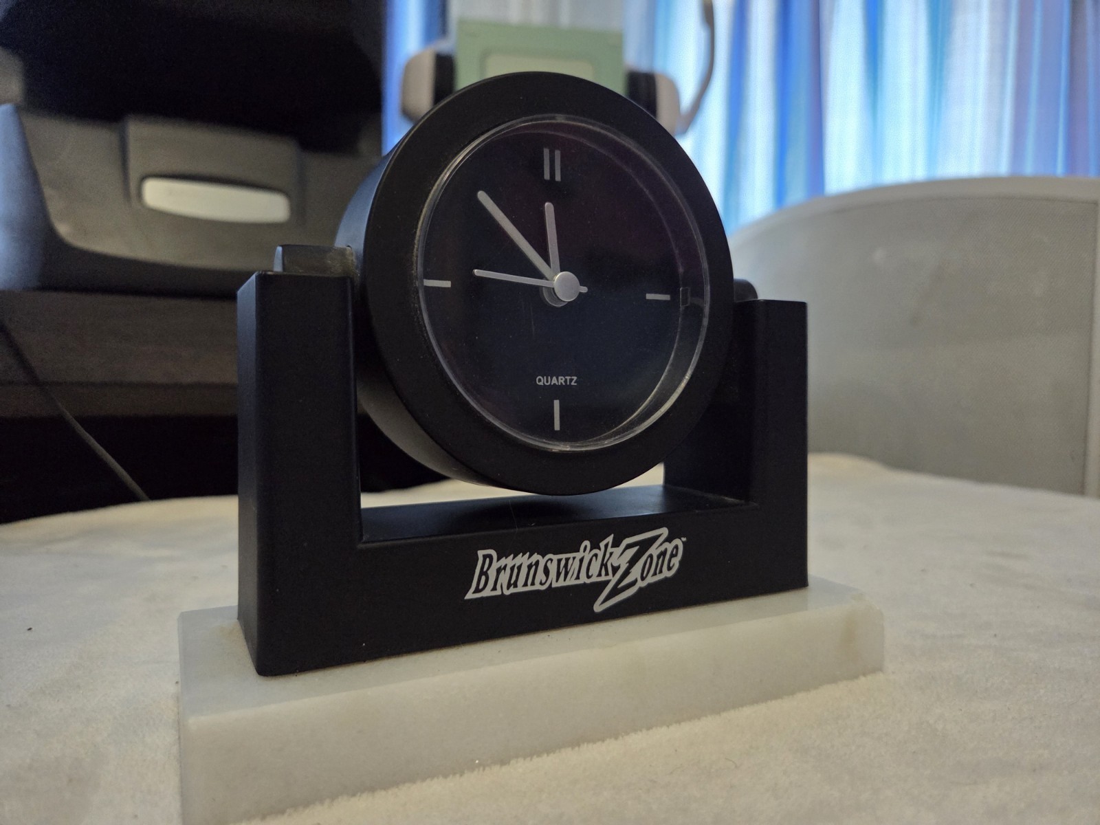 Vintage Brunswick Zone Quartz Swivel Desk Clock Bowling Promo Memorabilia