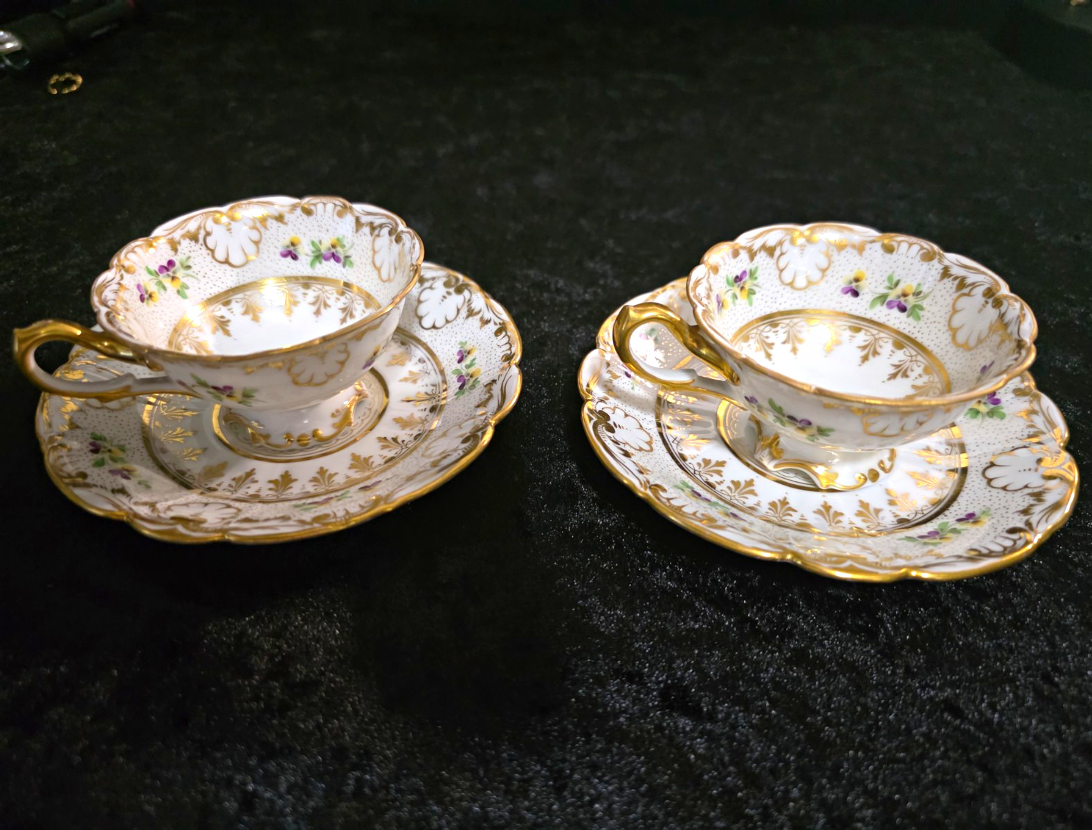 Pair of Antique Richard Klemm Dresden Porcelain Cups & Saucers c.1888 Heavy GG
