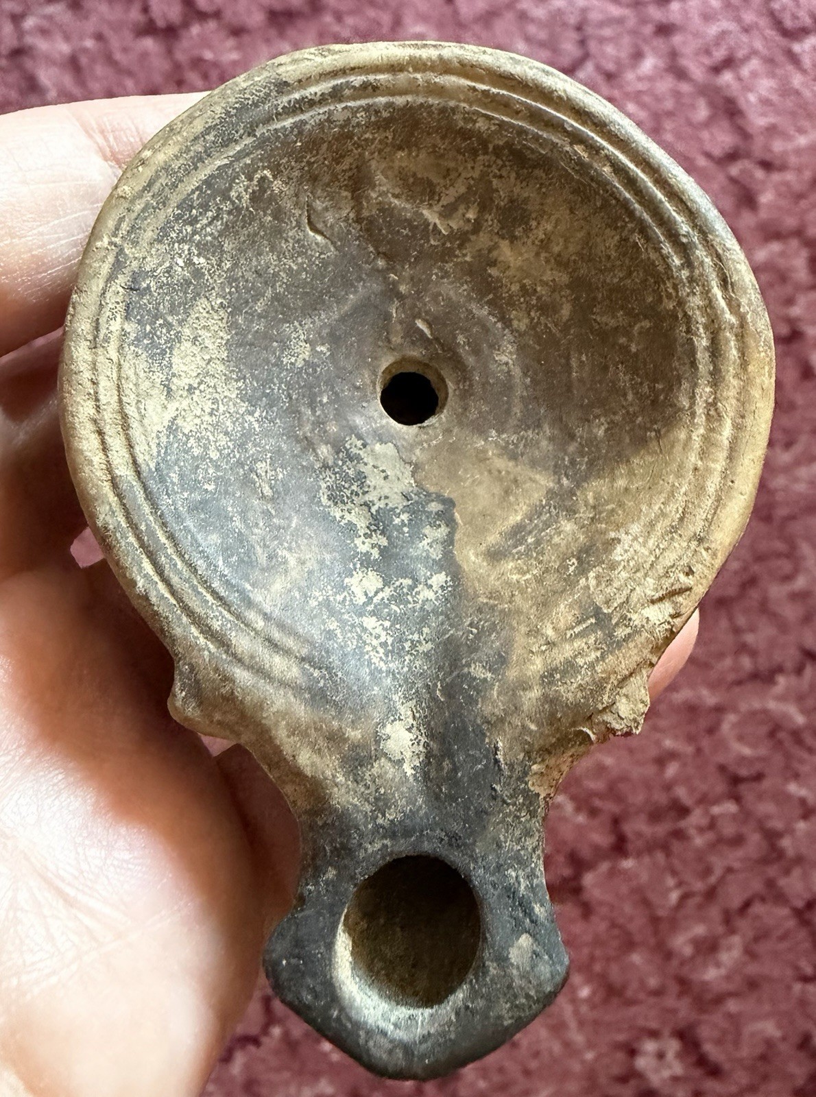 ROMAN. POTTERY, 1ST CENTURY A.D. POTTERY OIL LAMP.