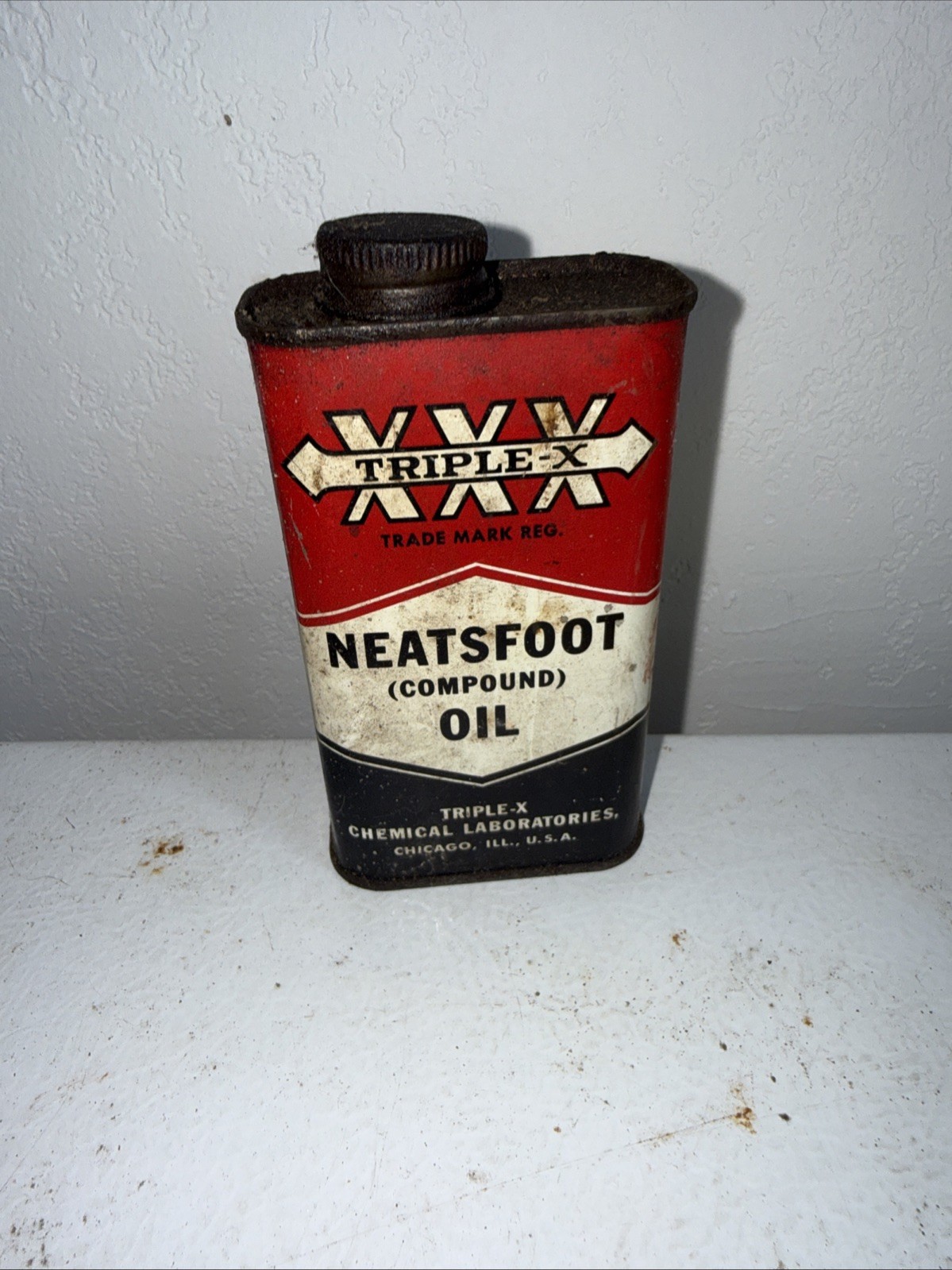 Vintage Triple X XXX Neatsfoot Compound Oil METAL Tin Can EMPTY 68 CENTS NEW