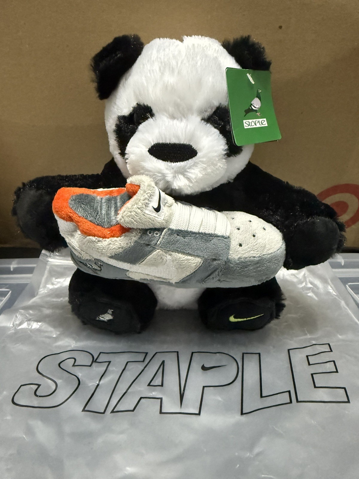 Nike SB x Staple Panda Bear 