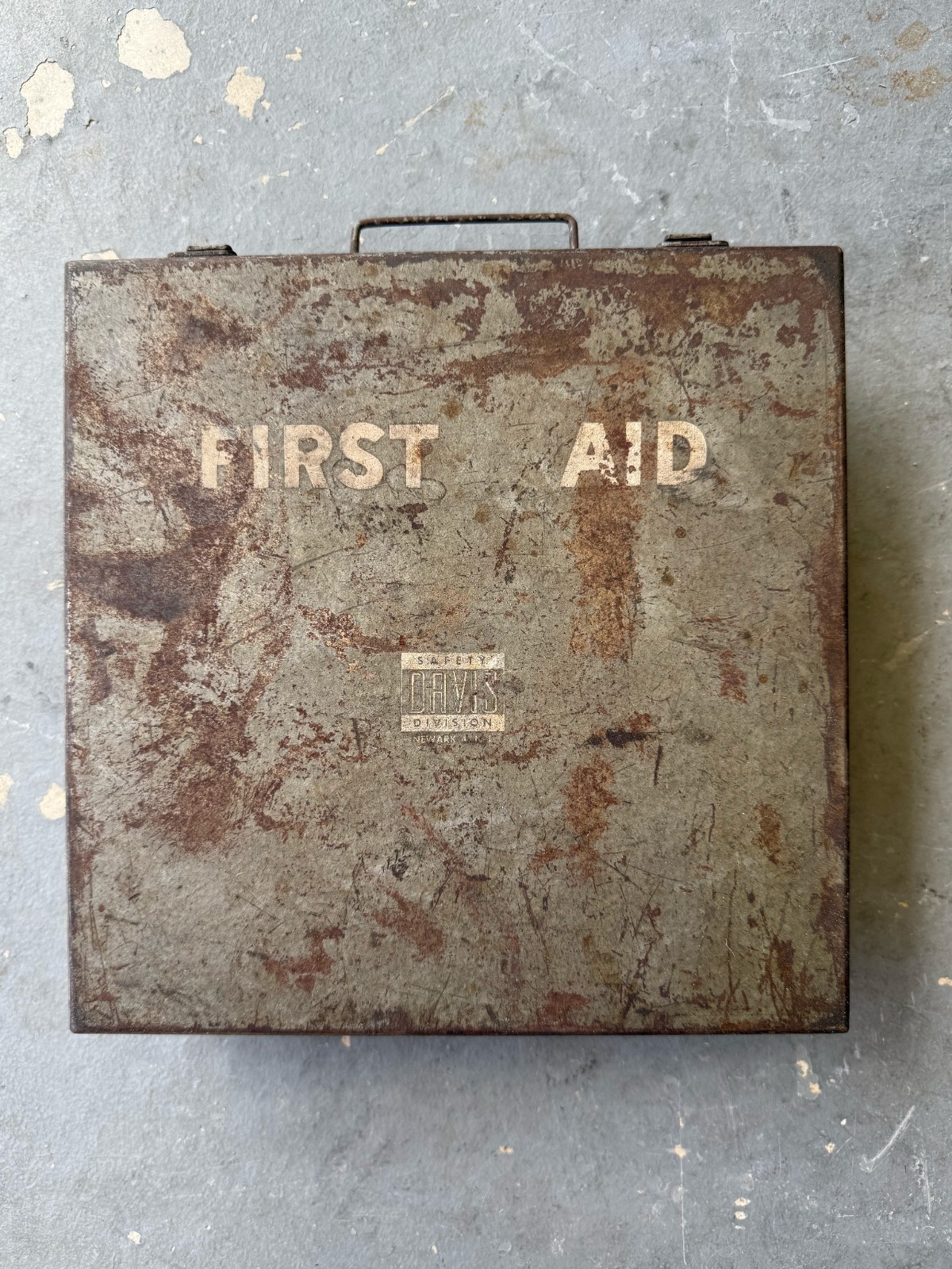 Vintage Davis Metal First Aid Kit Box w/ Original Contents Industrial Medical