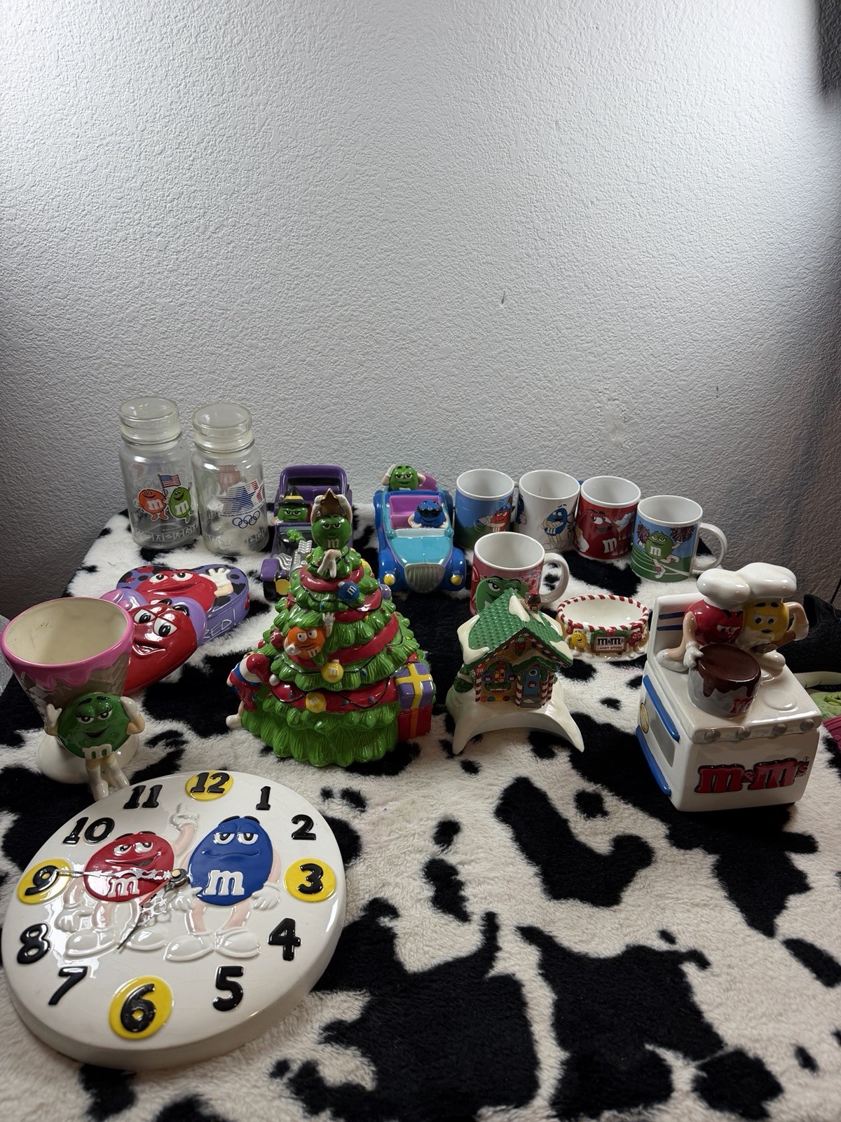 Nice Lot of 18 M&M’s Collectibles Vintage Ceramic