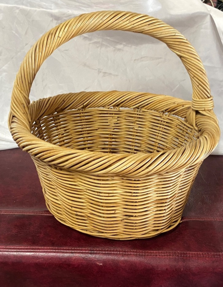 Large Round Wicker Basket 17x17x17 Vintage-Style Twisted Rattan Handle Braided 