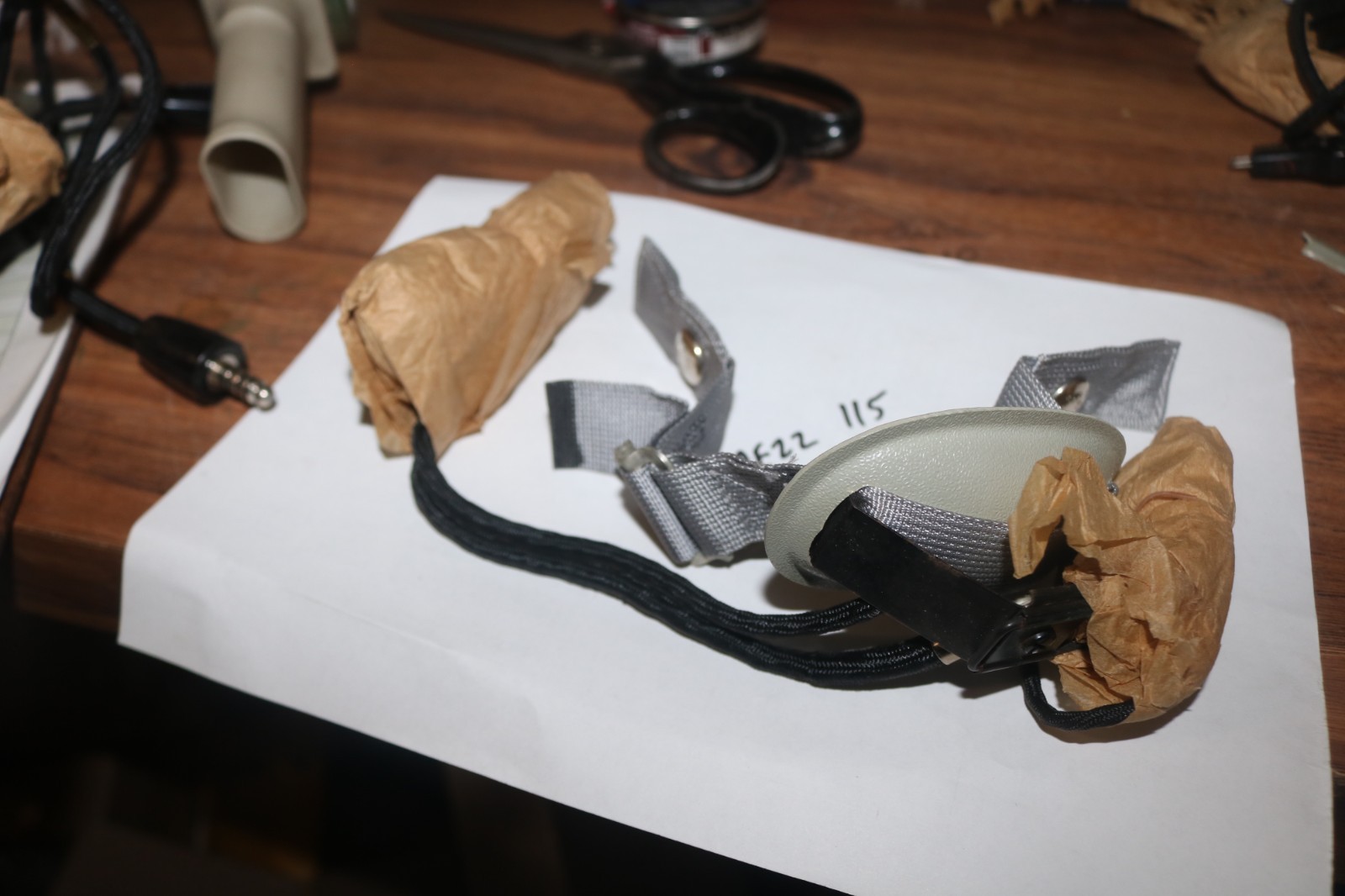 NOS USAF USN flight helmet chinstrap w chin mtd microphone Roanwell 10788