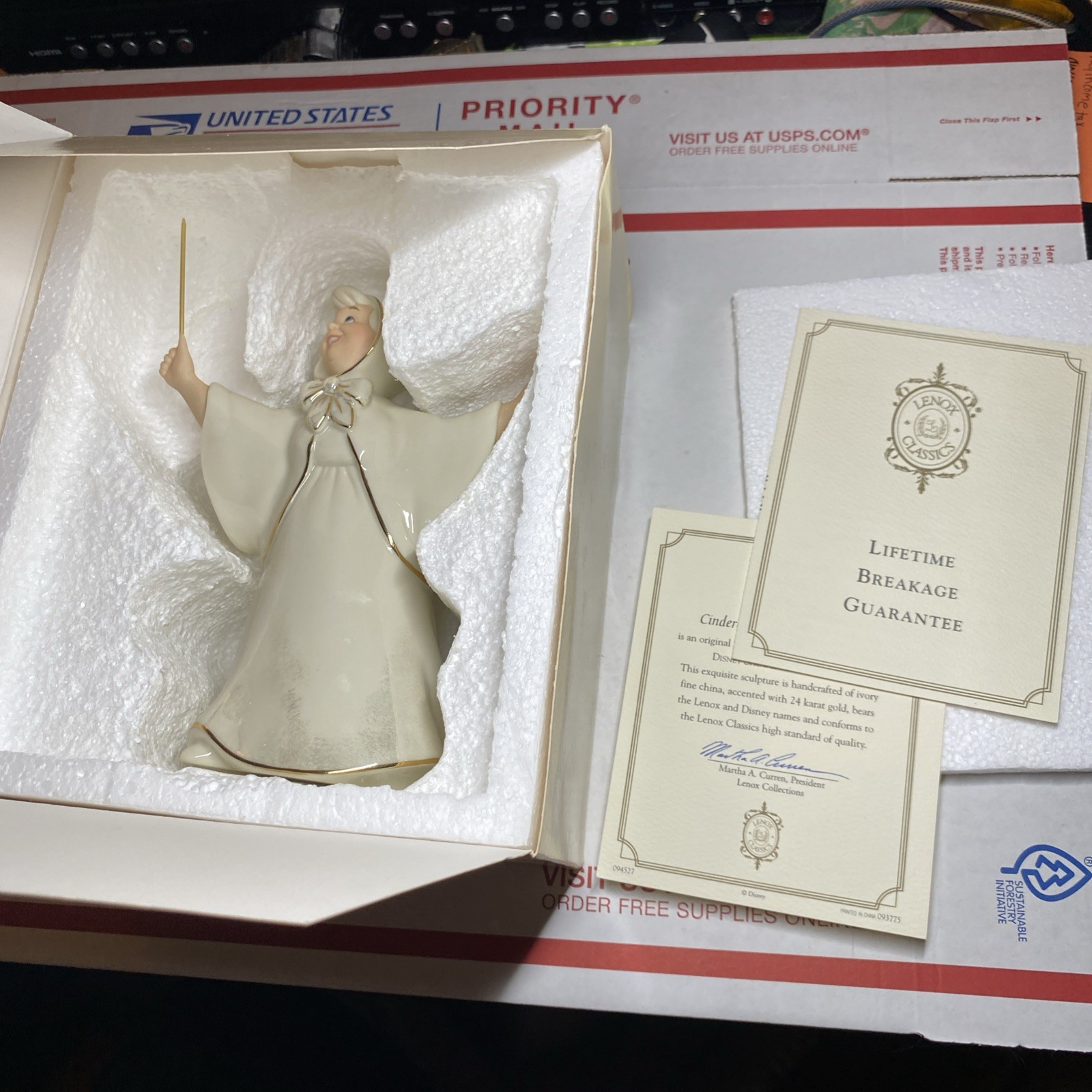 Lenox Disney Showcase Collection Cinderella Fairy Godmother Figurine 8\