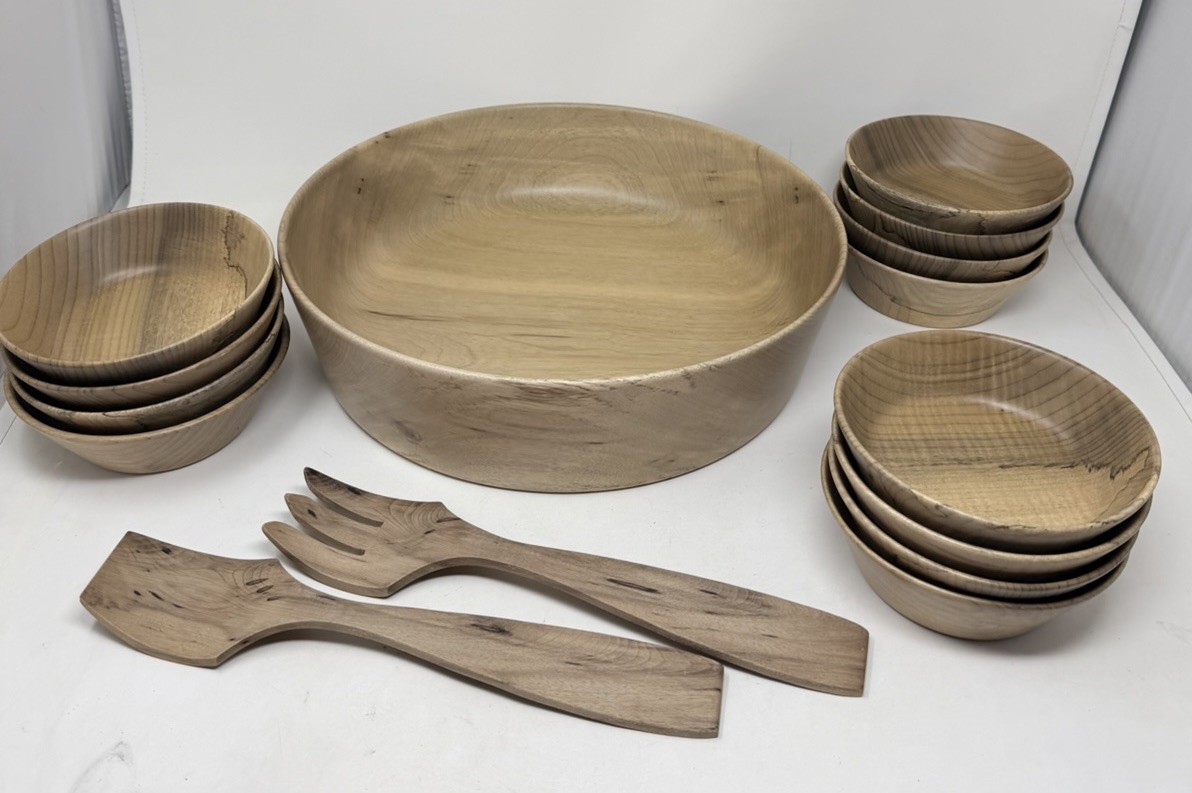 Vintage Oregon Myrtlewood Salad Bowl Set 1, 12\
