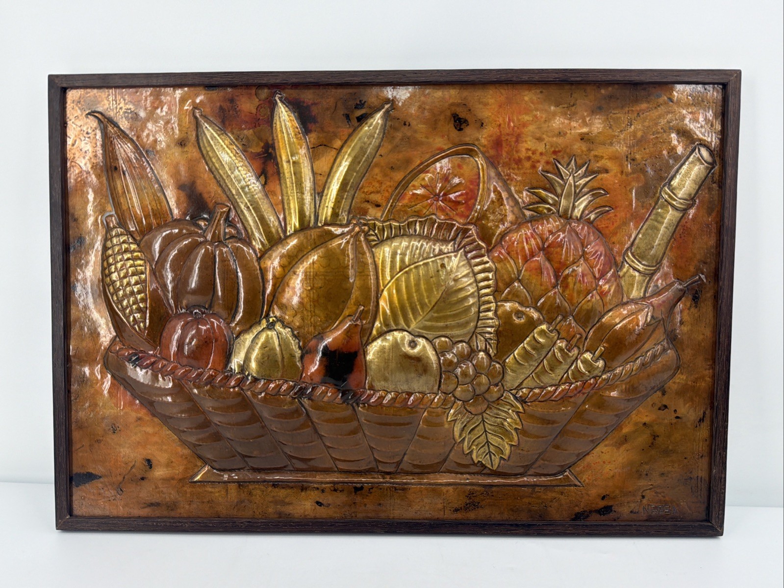 Vtg Primitive Farmhouse Cornucopia Fruit Hammered Copper Relief Art 23.5” X 16”