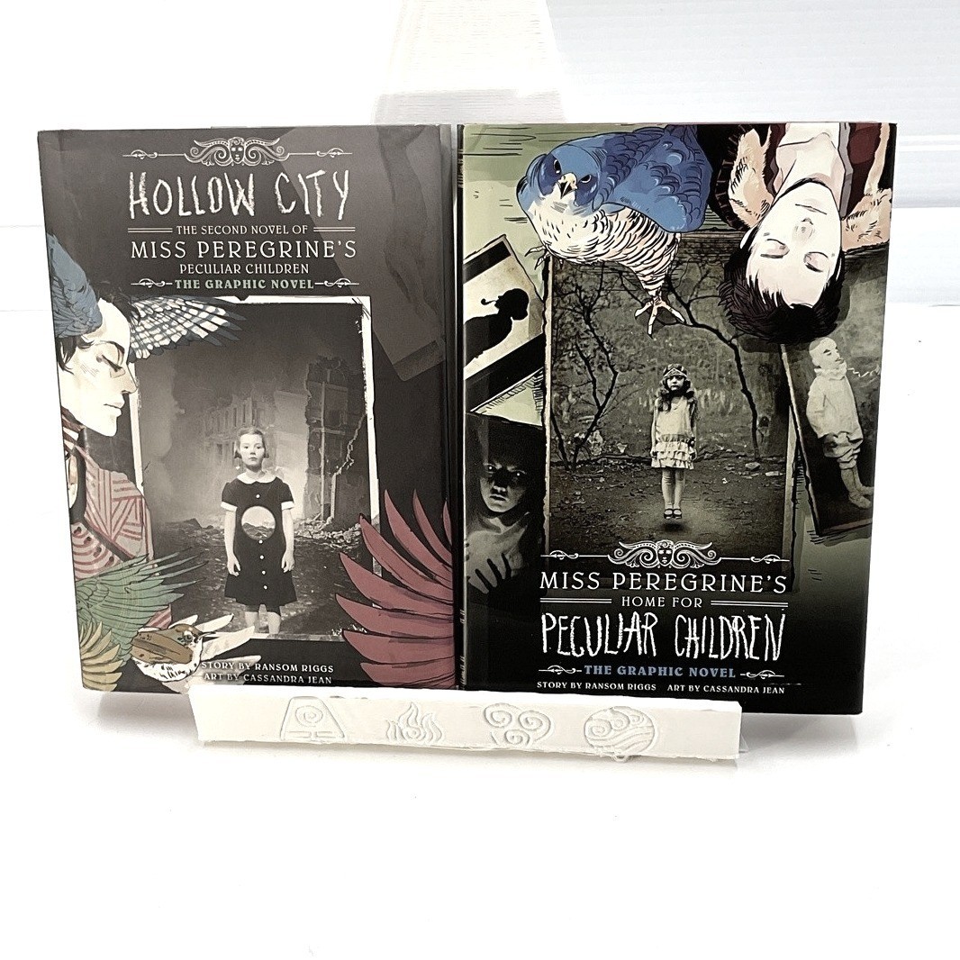 Miss Peregrine\'s Peculiar Children Graphic Novel Set Hardcover