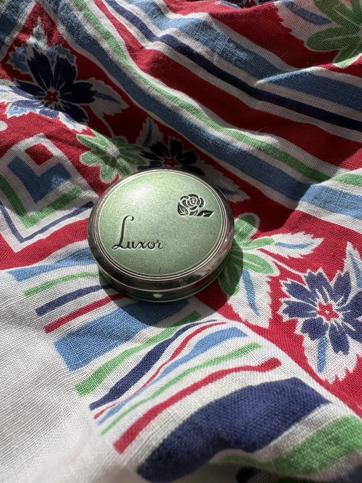 Vintage 1930s Luxor Rouge Compact Green Enamel Rose w/INTACT Makeup and Puff