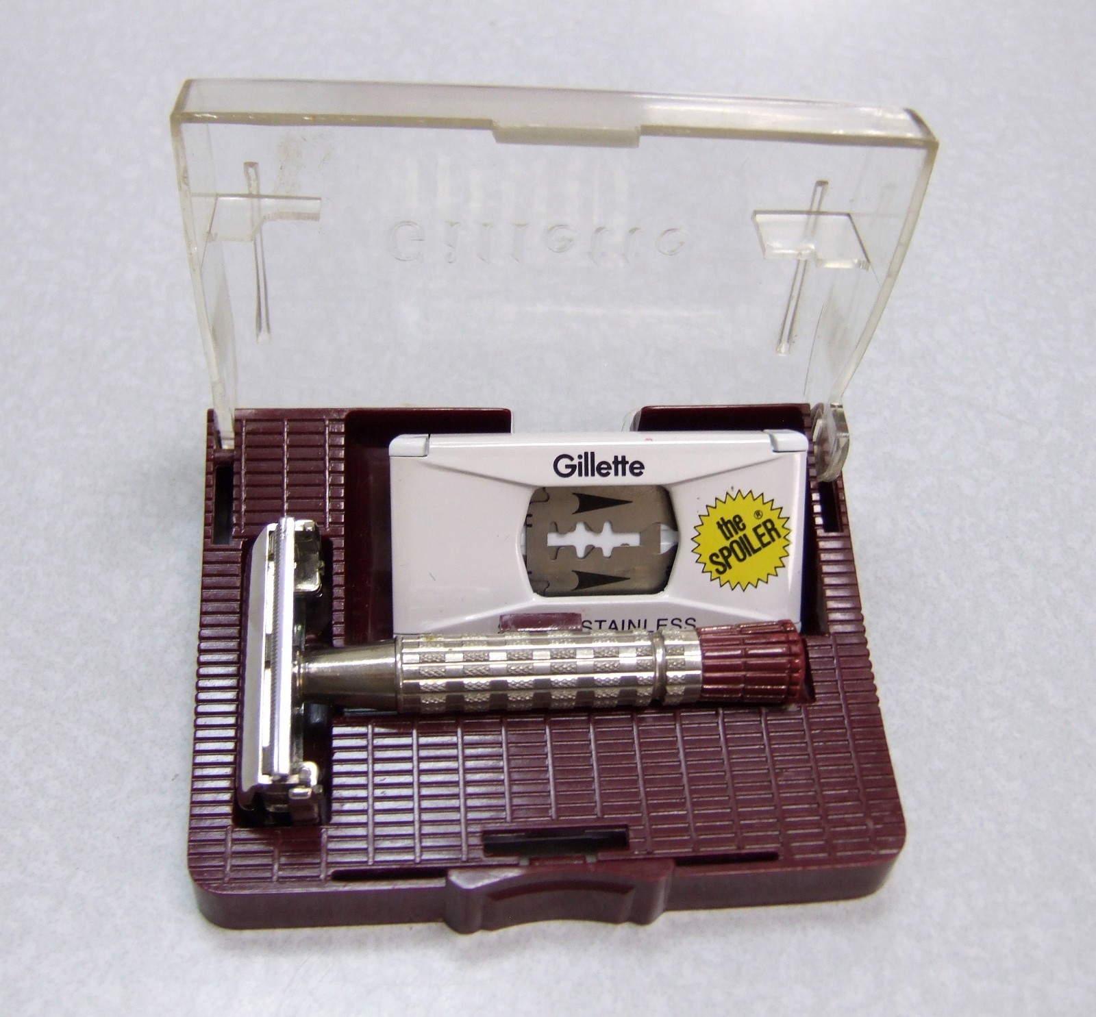 Vintage A-4 1955 Gillette Red Tip DE Safety Razor Set