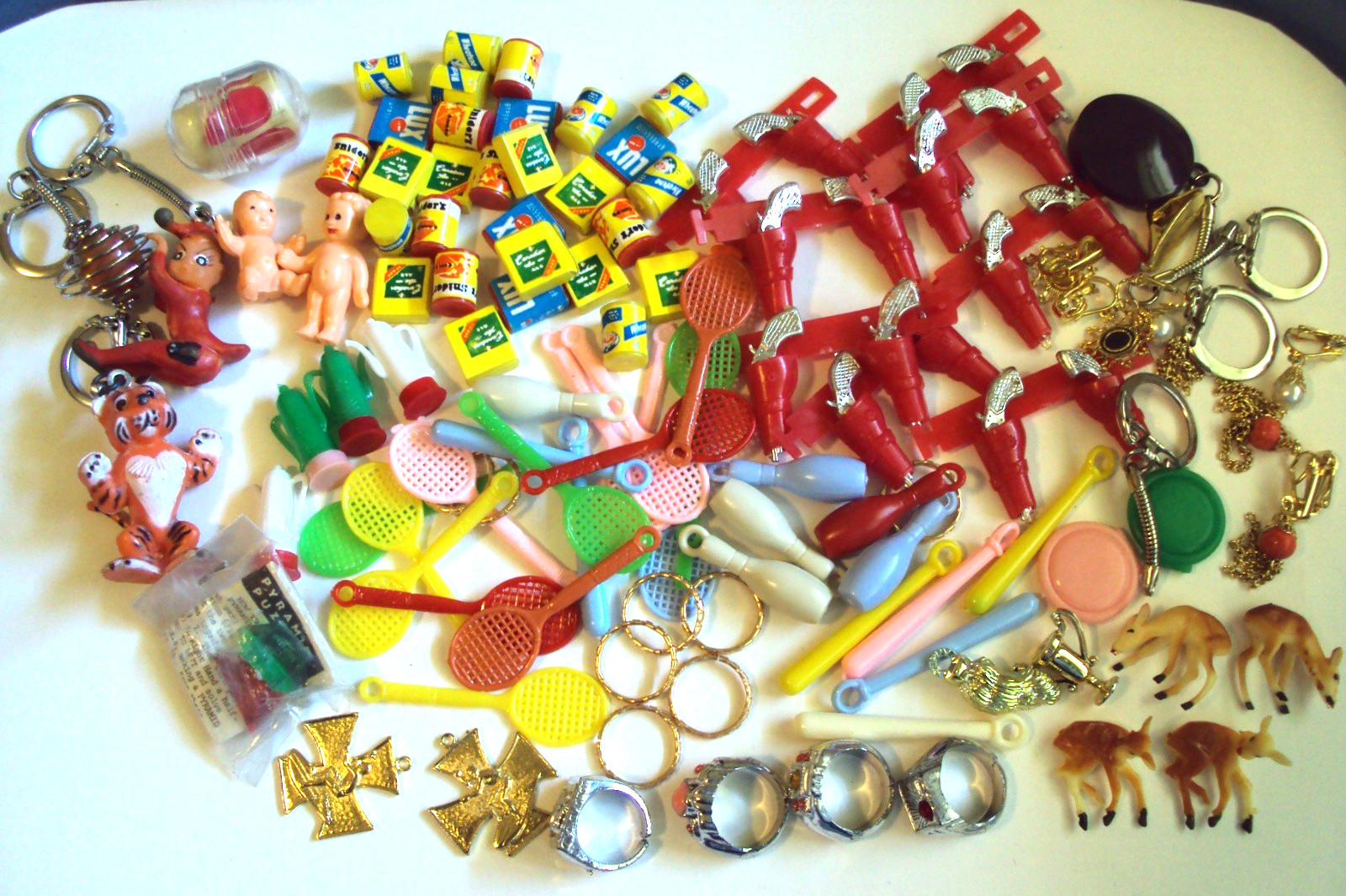 Vtg Gumball Charm Cracker Jack 60\'s HK BIG LOT 100+ NOS vending machine prizes