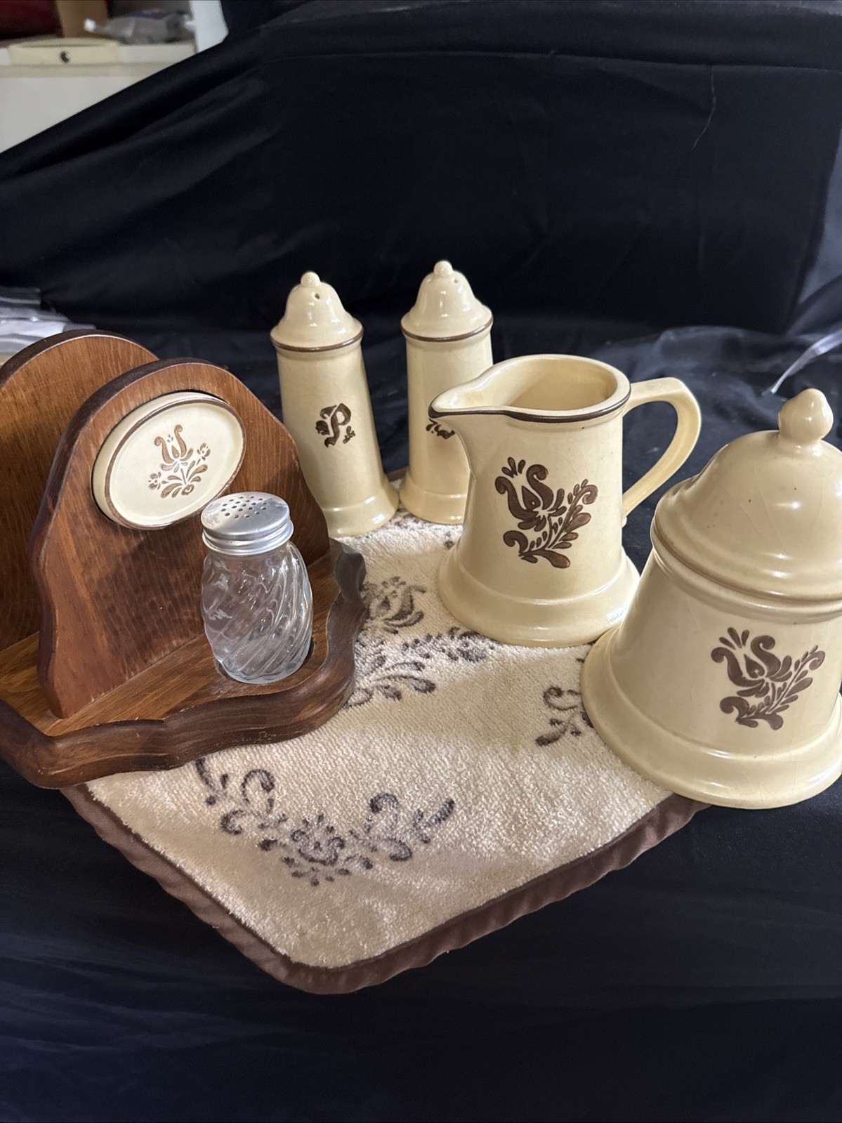 Vtg Pfaltzgraff Village Wooden Napkin S&P Holder Cream Sugar Salt Pepper Towel