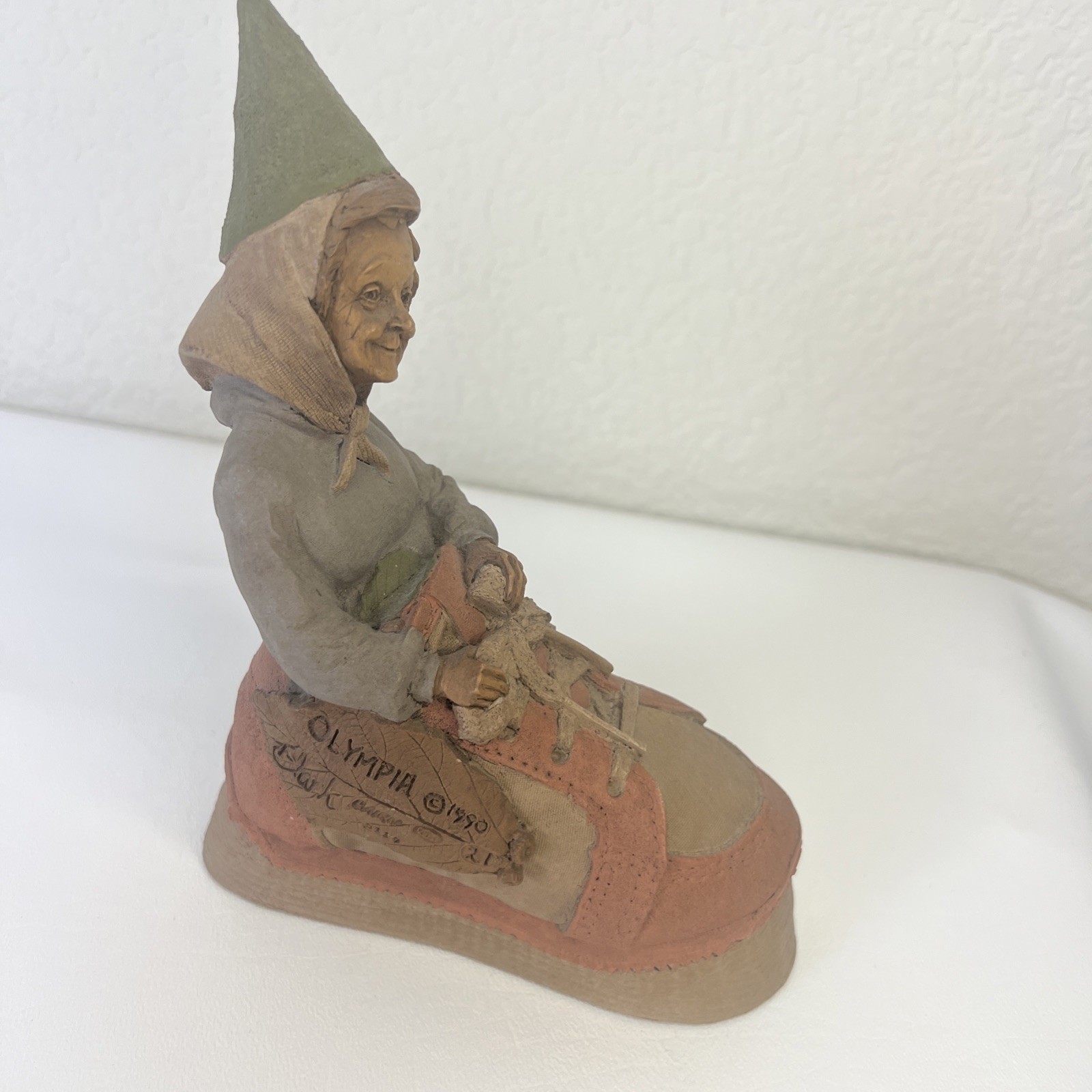 Tom Clark Gnome Olympia 1990 Cairn Studio Figurine 2119 Sneaker Shoe Gnome
