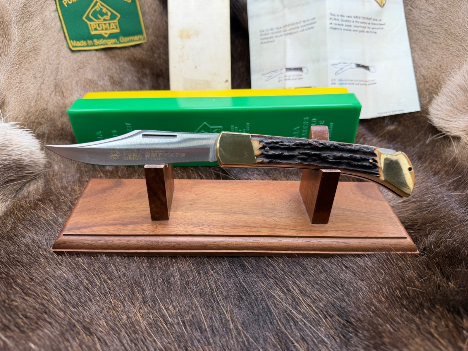 1990 Puma 915 Emperor Aristocrat Knife Stag Handles Green/Yellow Box Mint & Tag