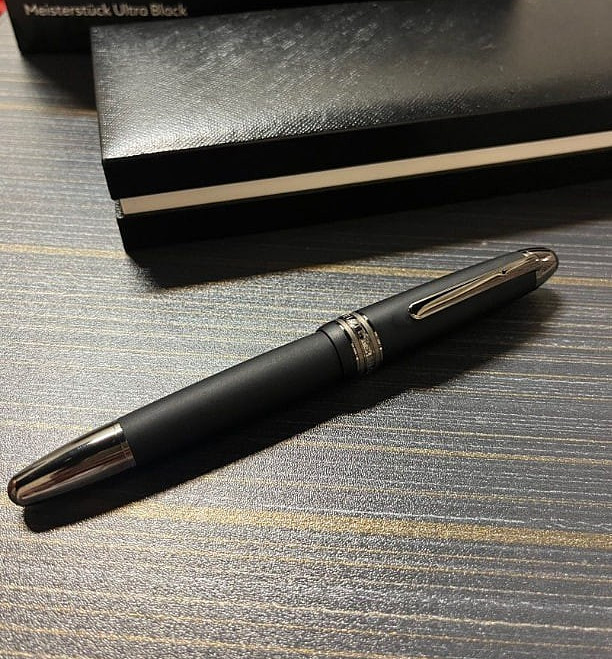 Luxury Montblanc Meisterstuck 163P Rollerball Pen Black Silver Trim New NIB