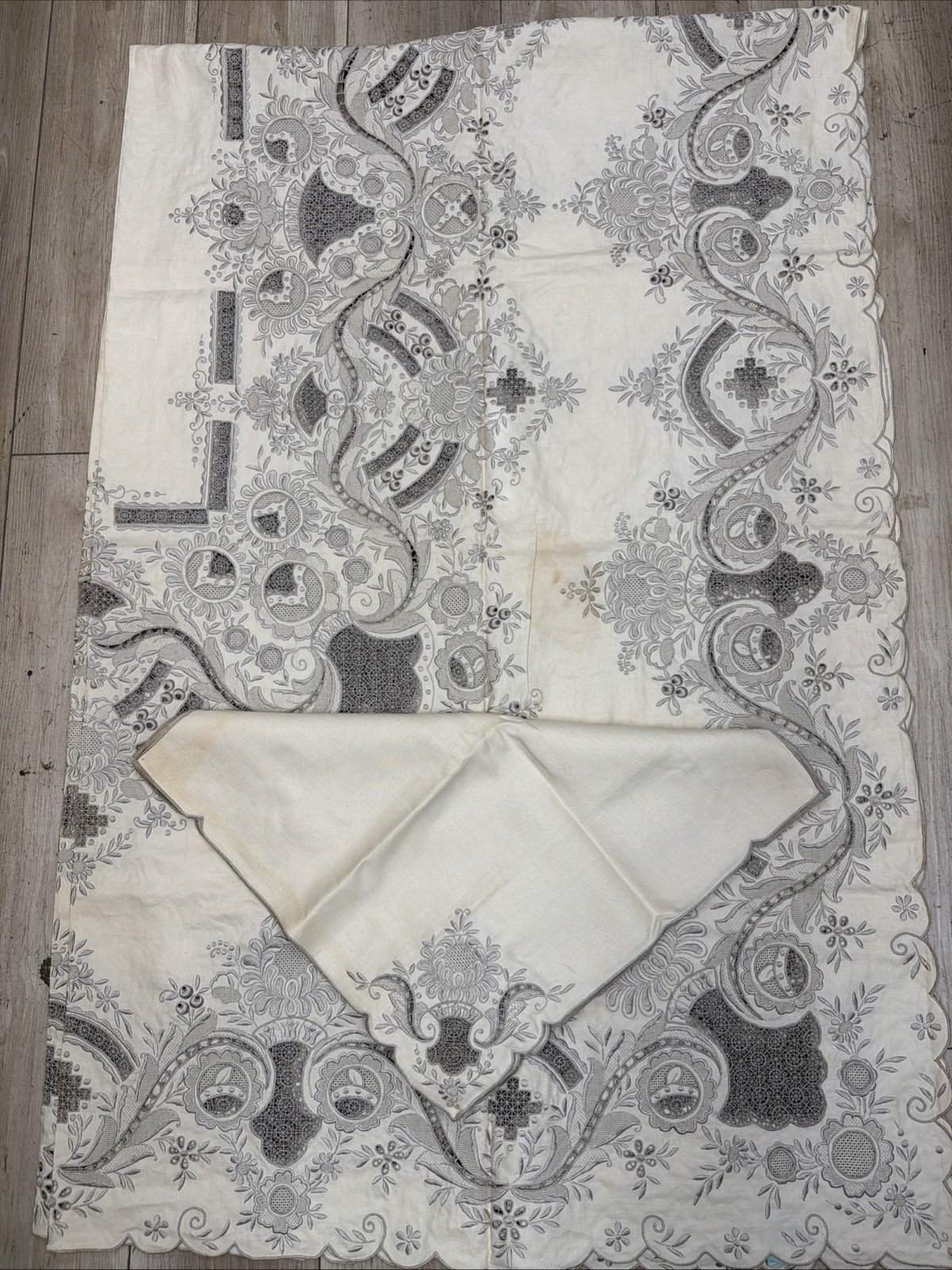 Vintage Hand Worked Tablecloth 72x108 + 12 Napkins Embroidery Cutwork Hong Kong