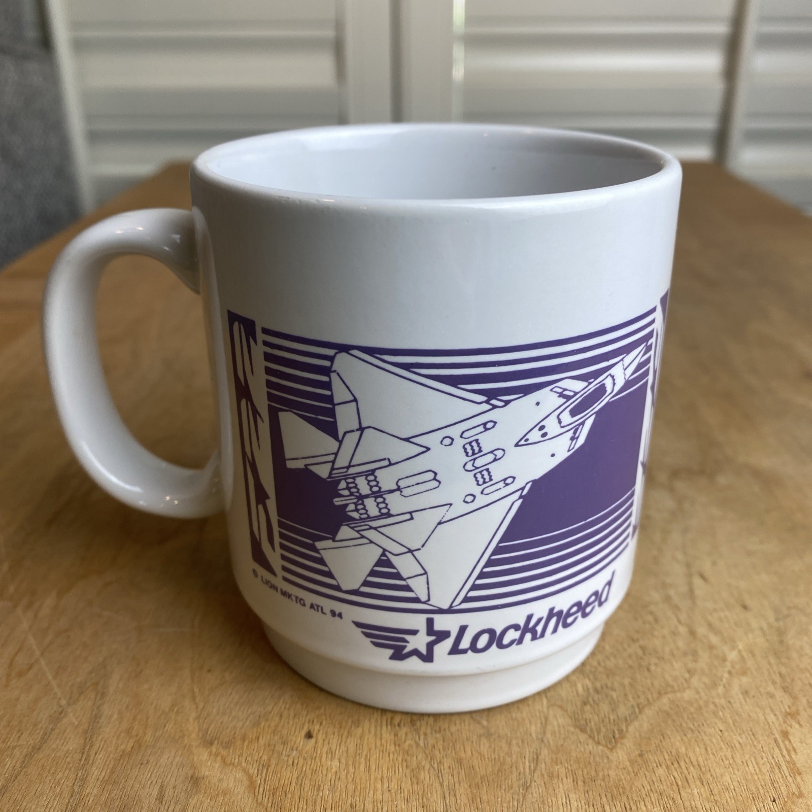 VTG LOCKHEED 1994 F16 Fighting Falcon F22 Raptor Military Jets  Cup 8 ounce