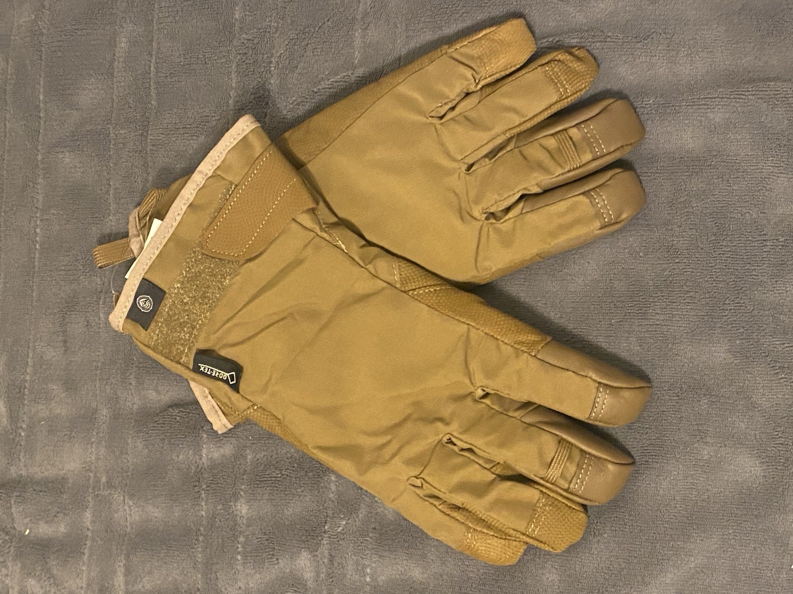 Military Clime and Place Dexterous Waterproof Gloves Coyote Size SMALL NWOT
